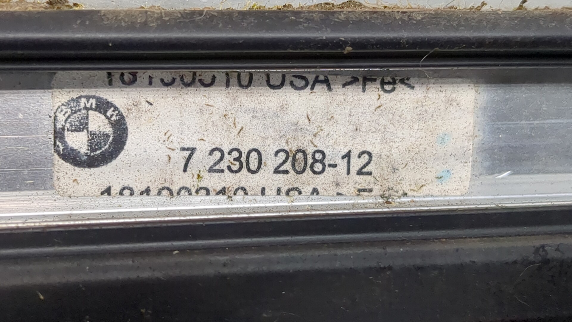 Рейлинг (релинг) правый (планка на крышу)