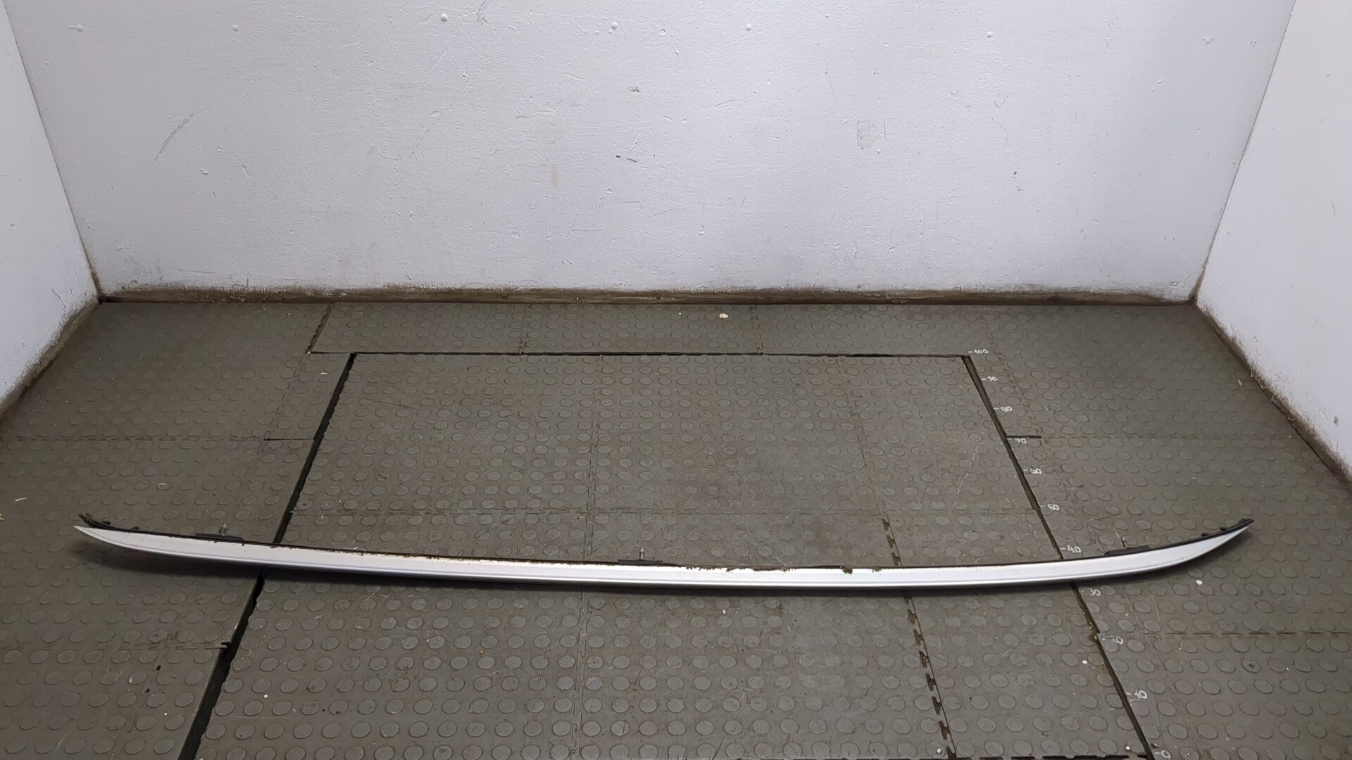 Рейлинг (релинг) правый (планка на крышу)