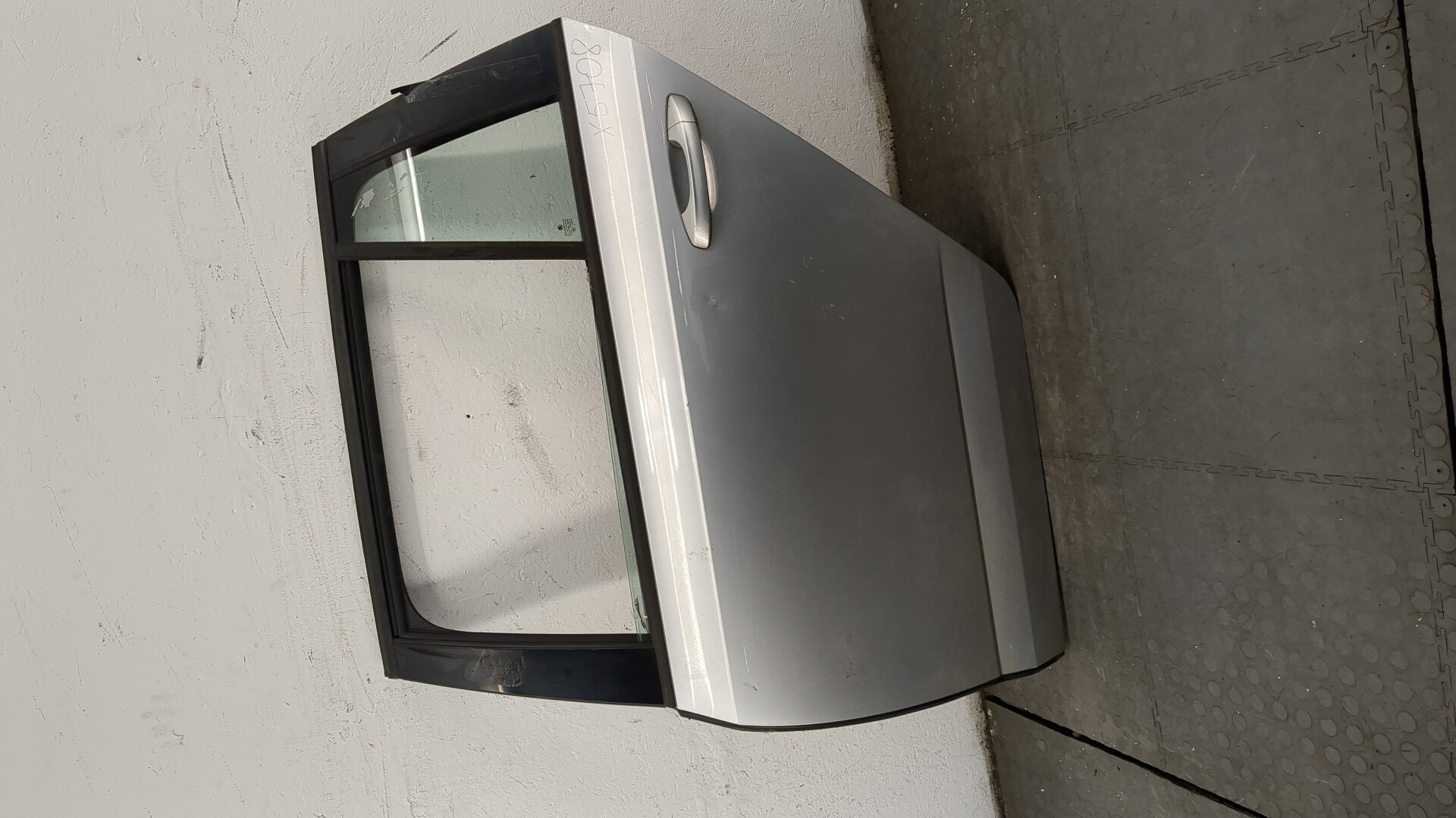 Дверь задняя левая