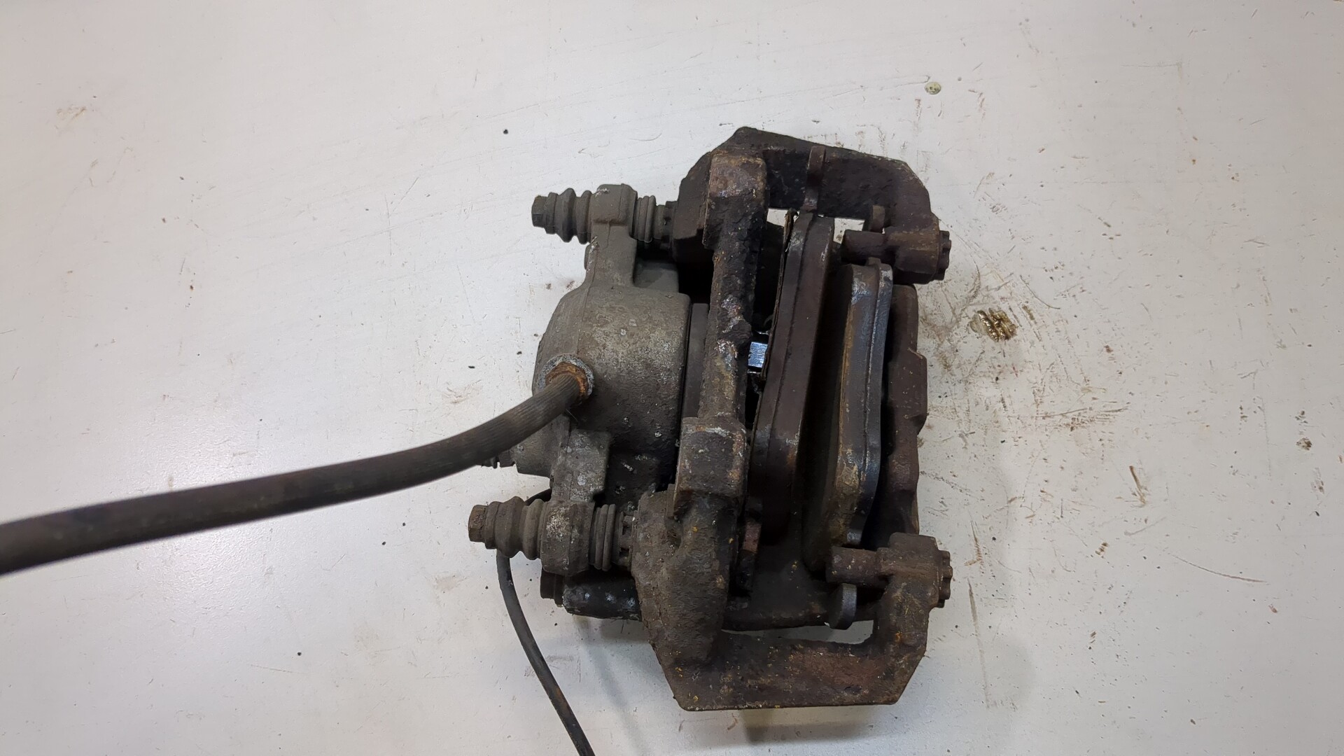 Суппорт передний правый