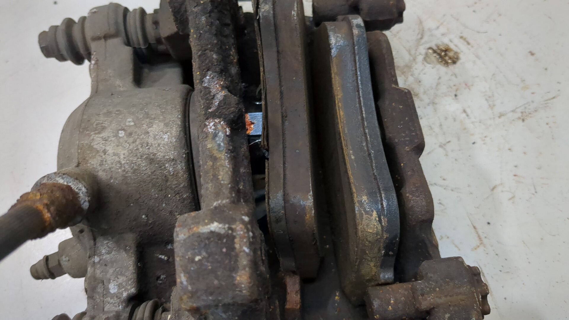 Суппорт передний правый