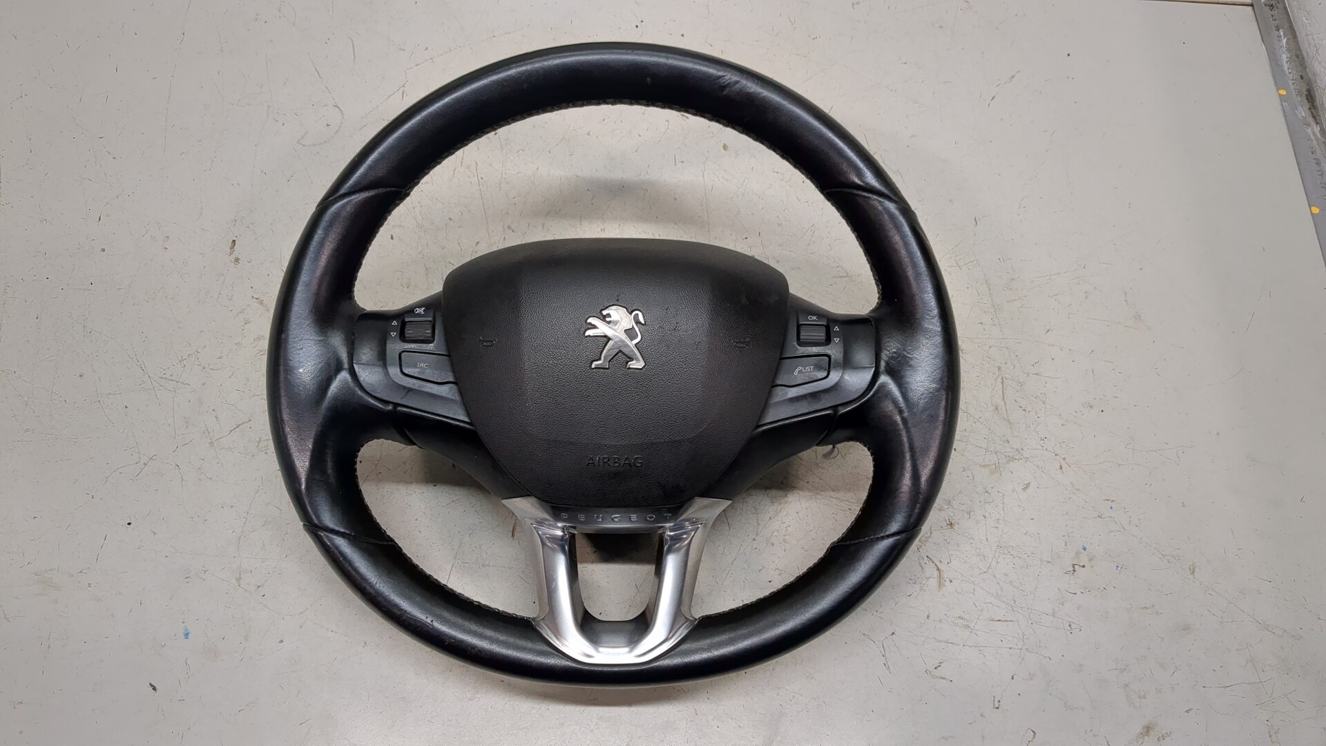 Рулевое колесо (руль)