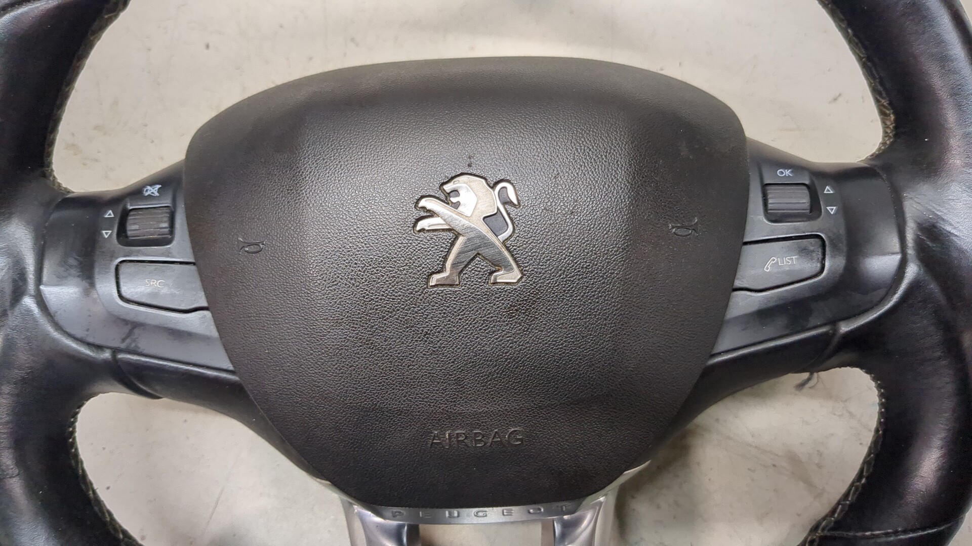 Рулевое колесо (руль)