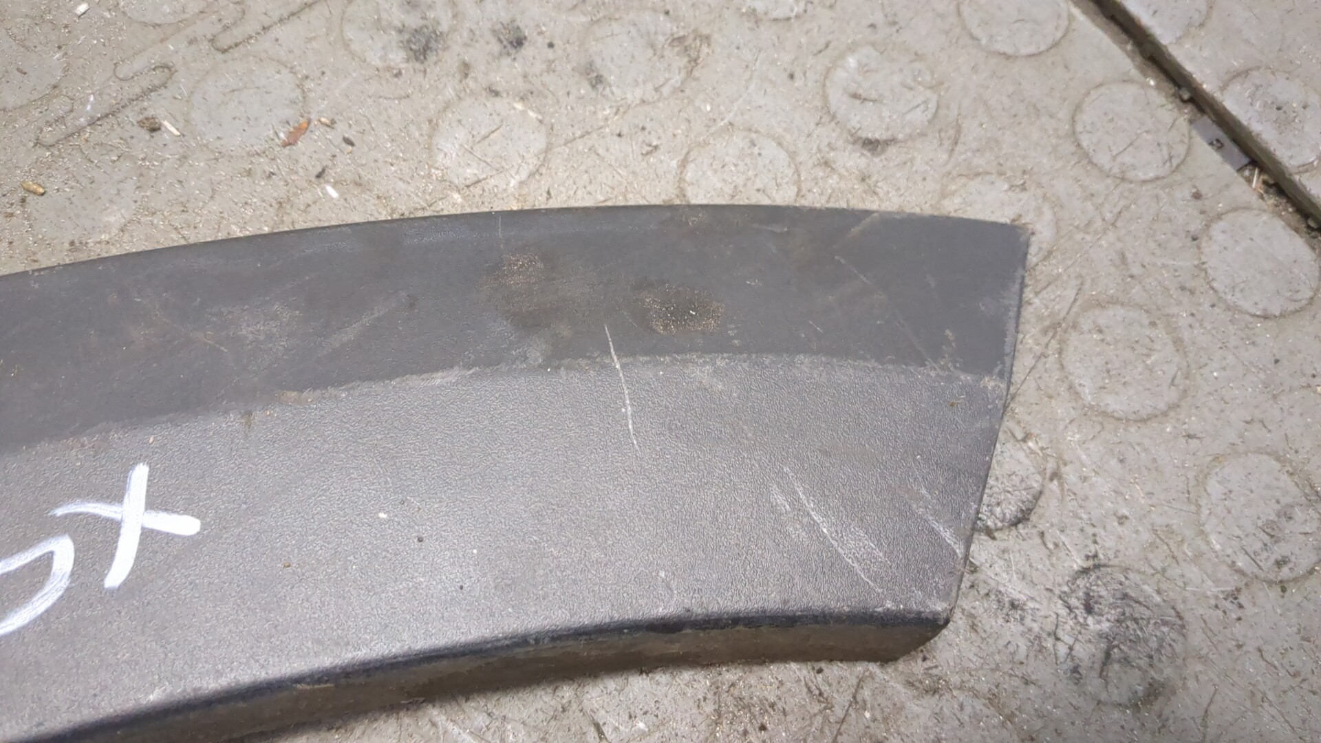 Накладка заднего крыла левого