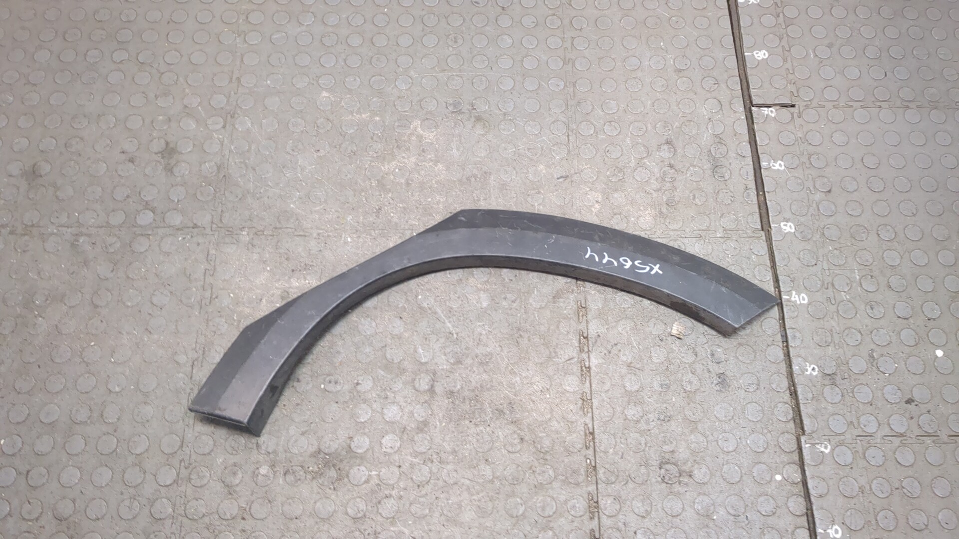 Накладка заднего крыла левого