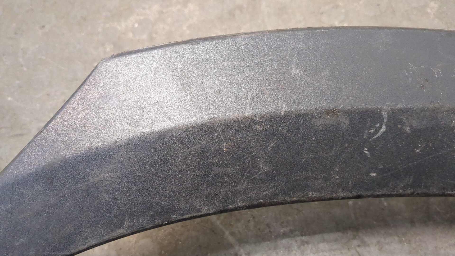 Накладка заднего крыла левого