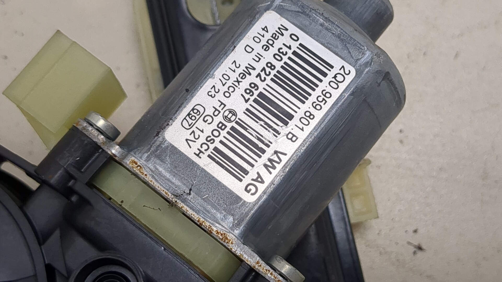 Стеклоподъемник электр. передний правый