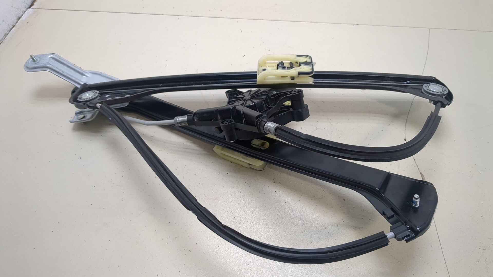 Стеклоподъемник электр. передний правый