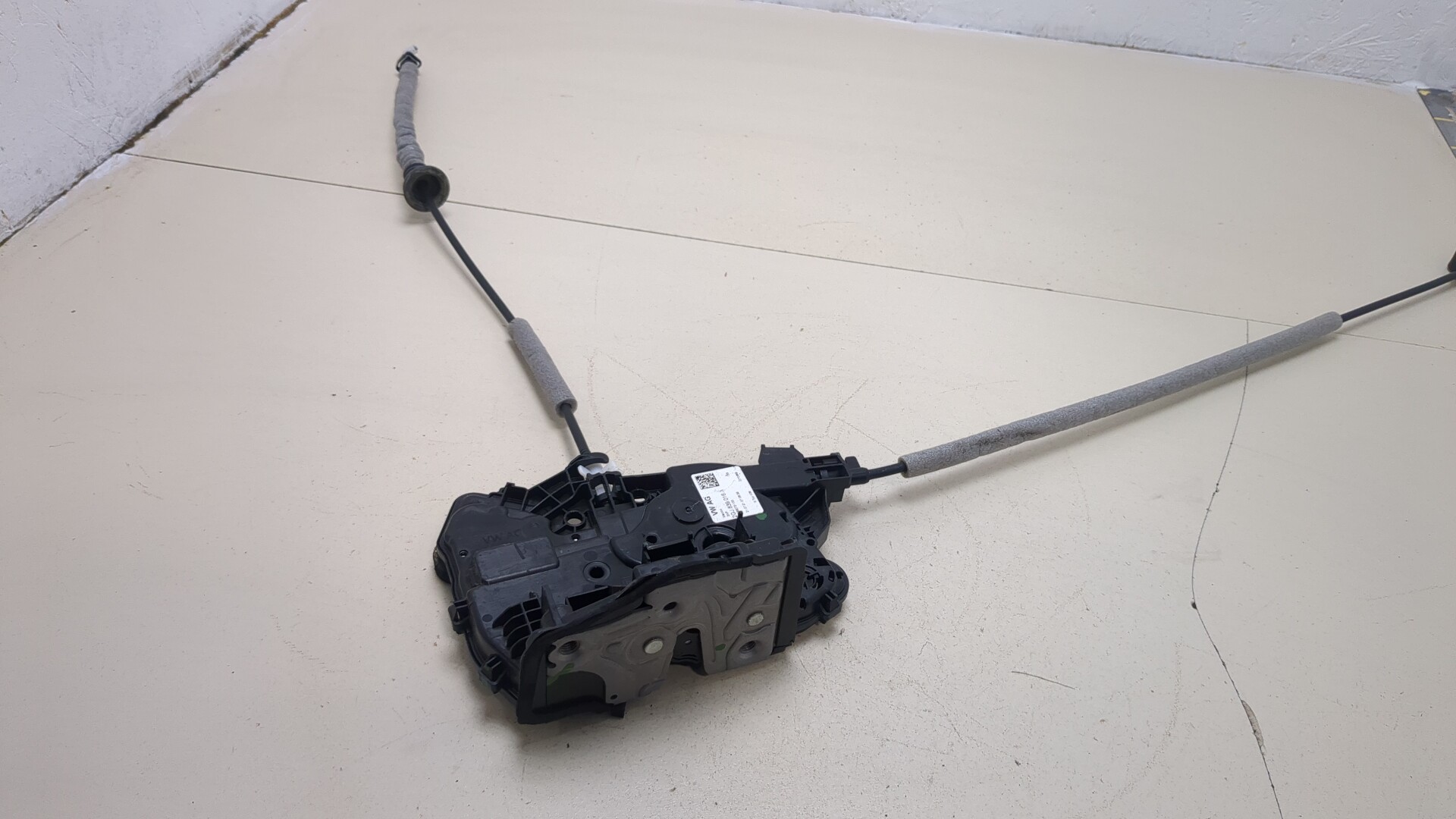 Замок двери задней правой