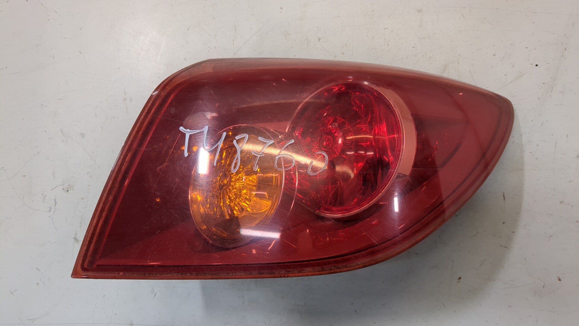 Фонарь задний правый