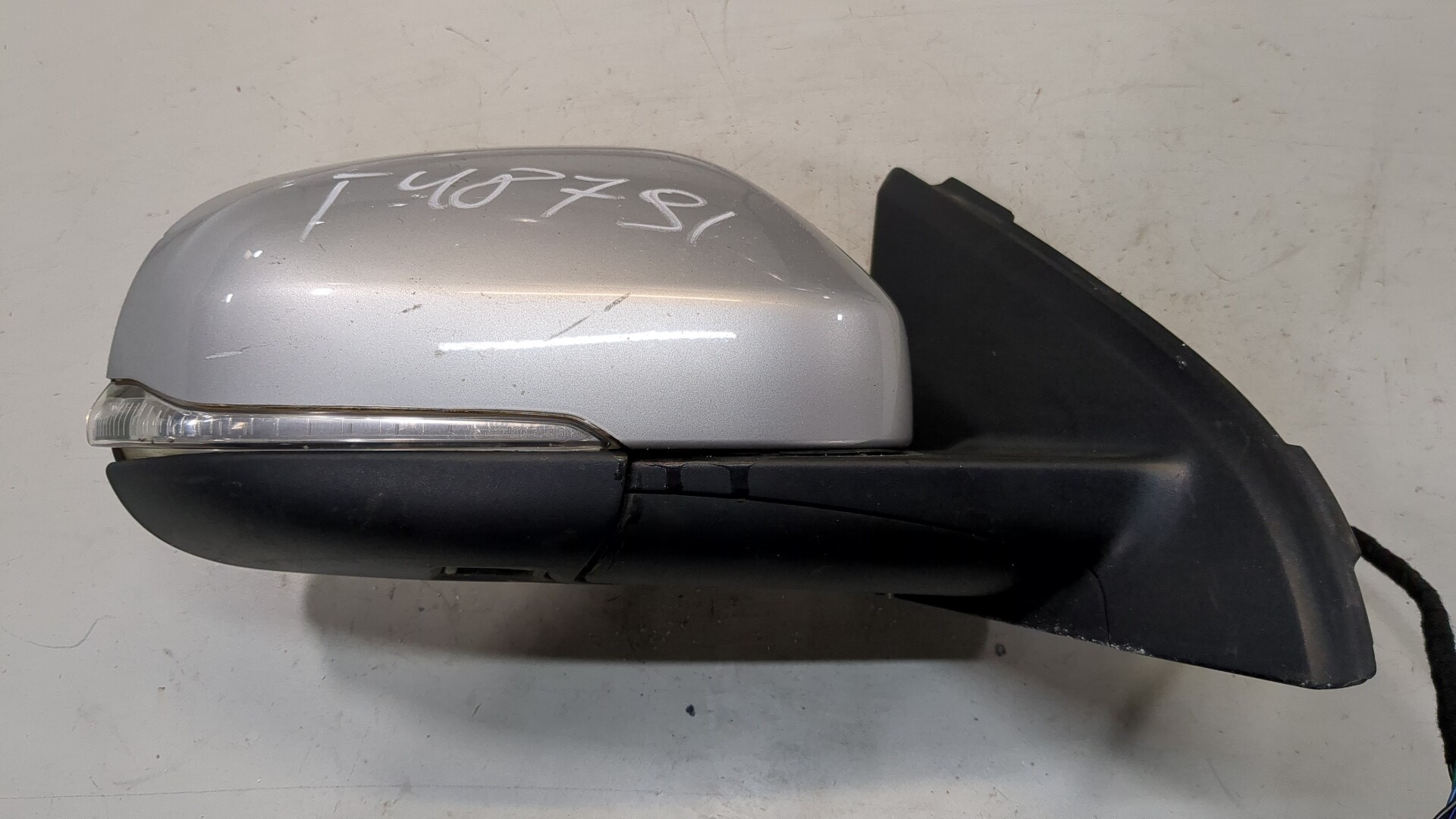 Зеркало правое электрическое