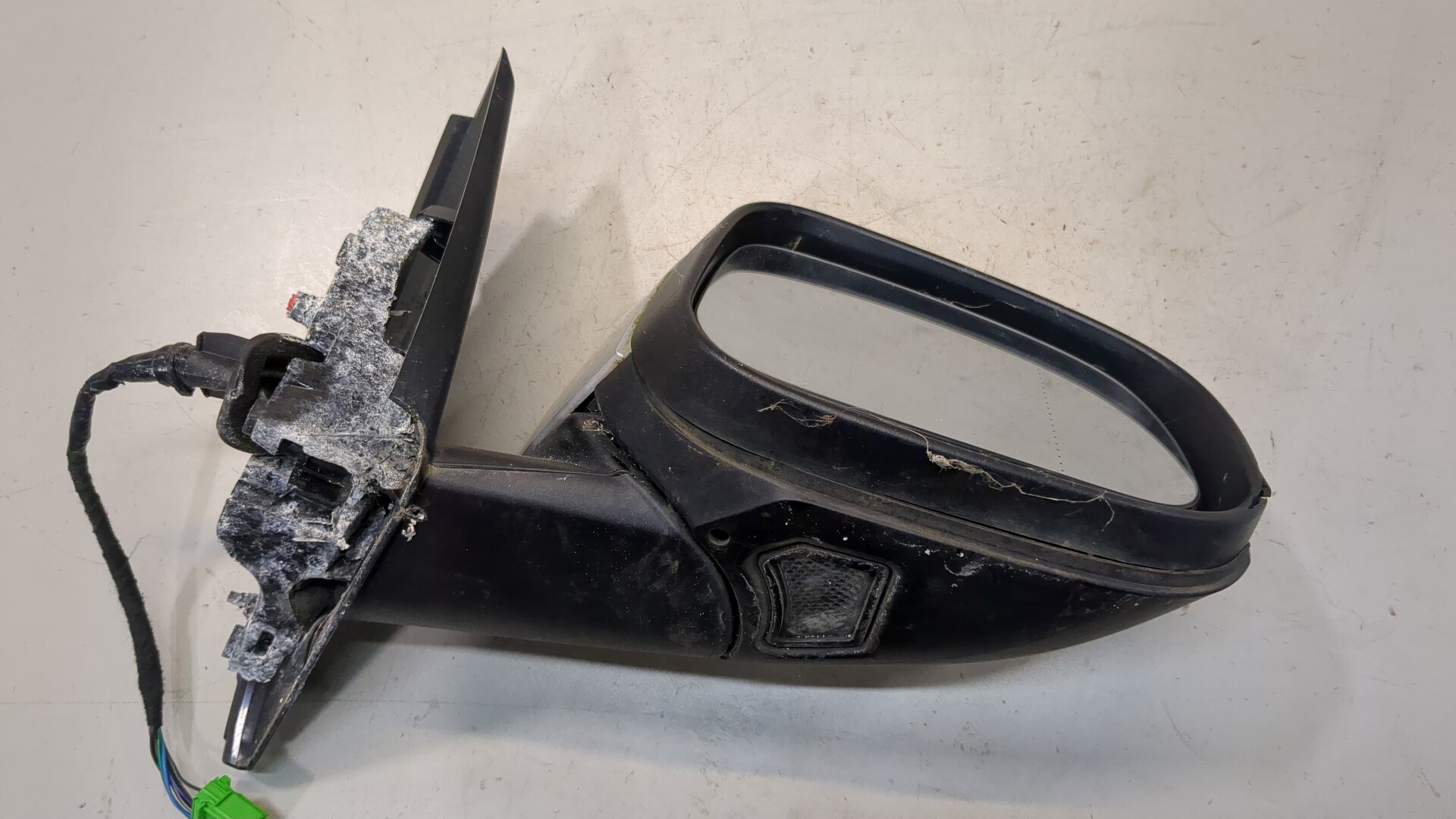 Зеркало правое электрическое