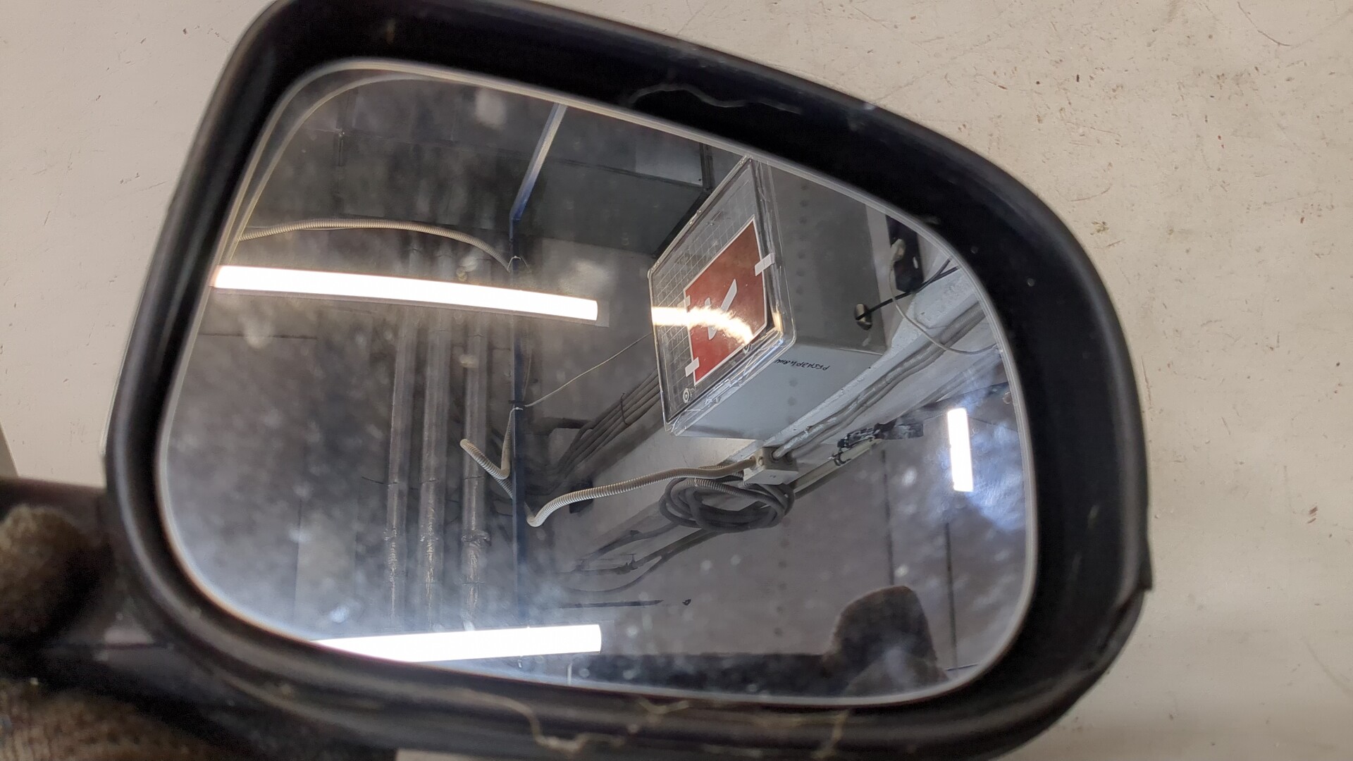 Зеркало правое электрическое