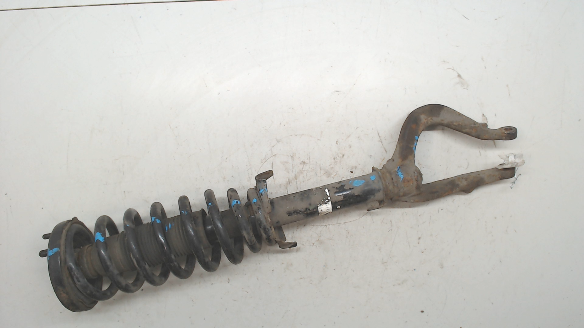 Амортизатор передний правый