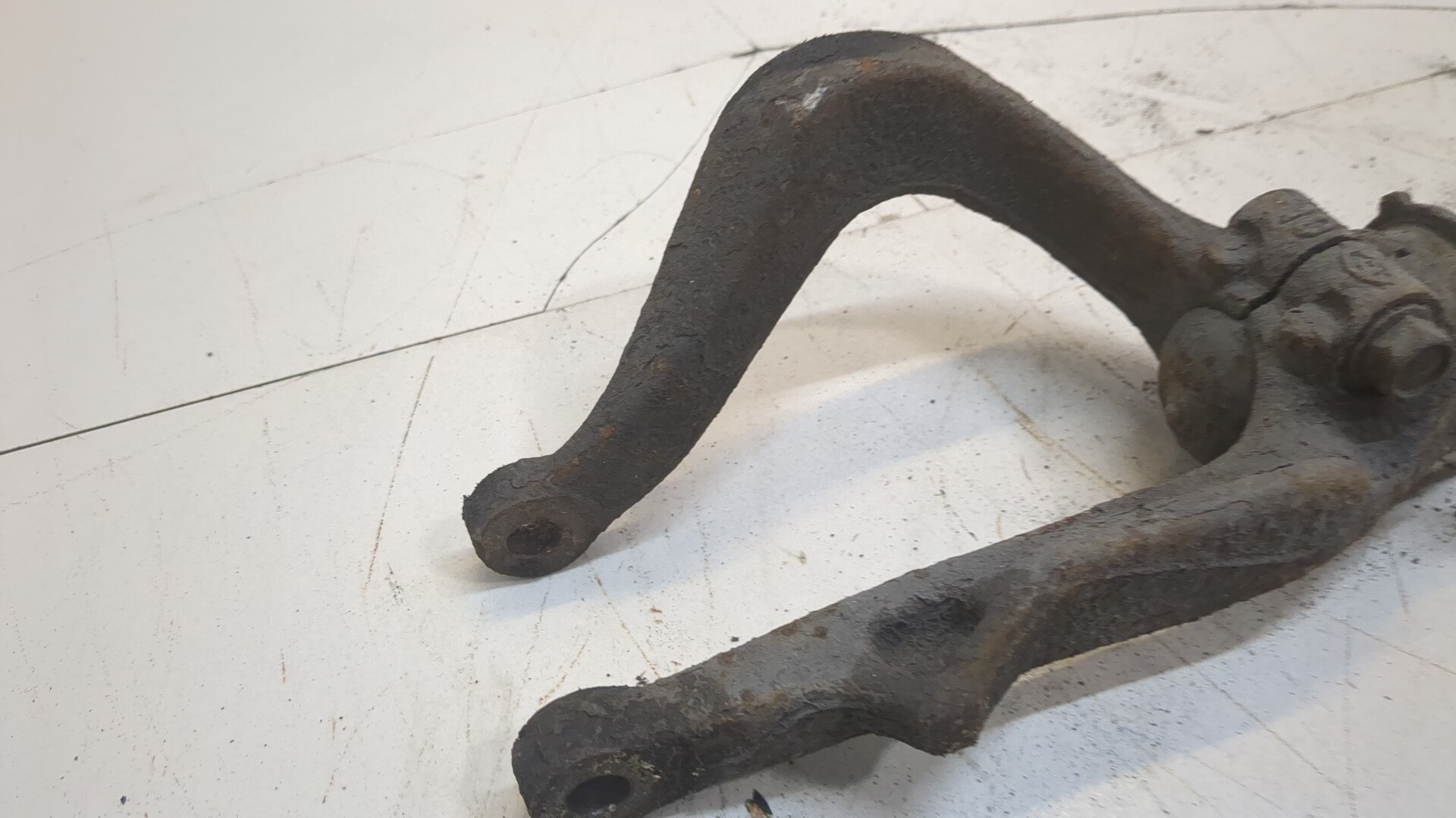 Амортизатор передний правый