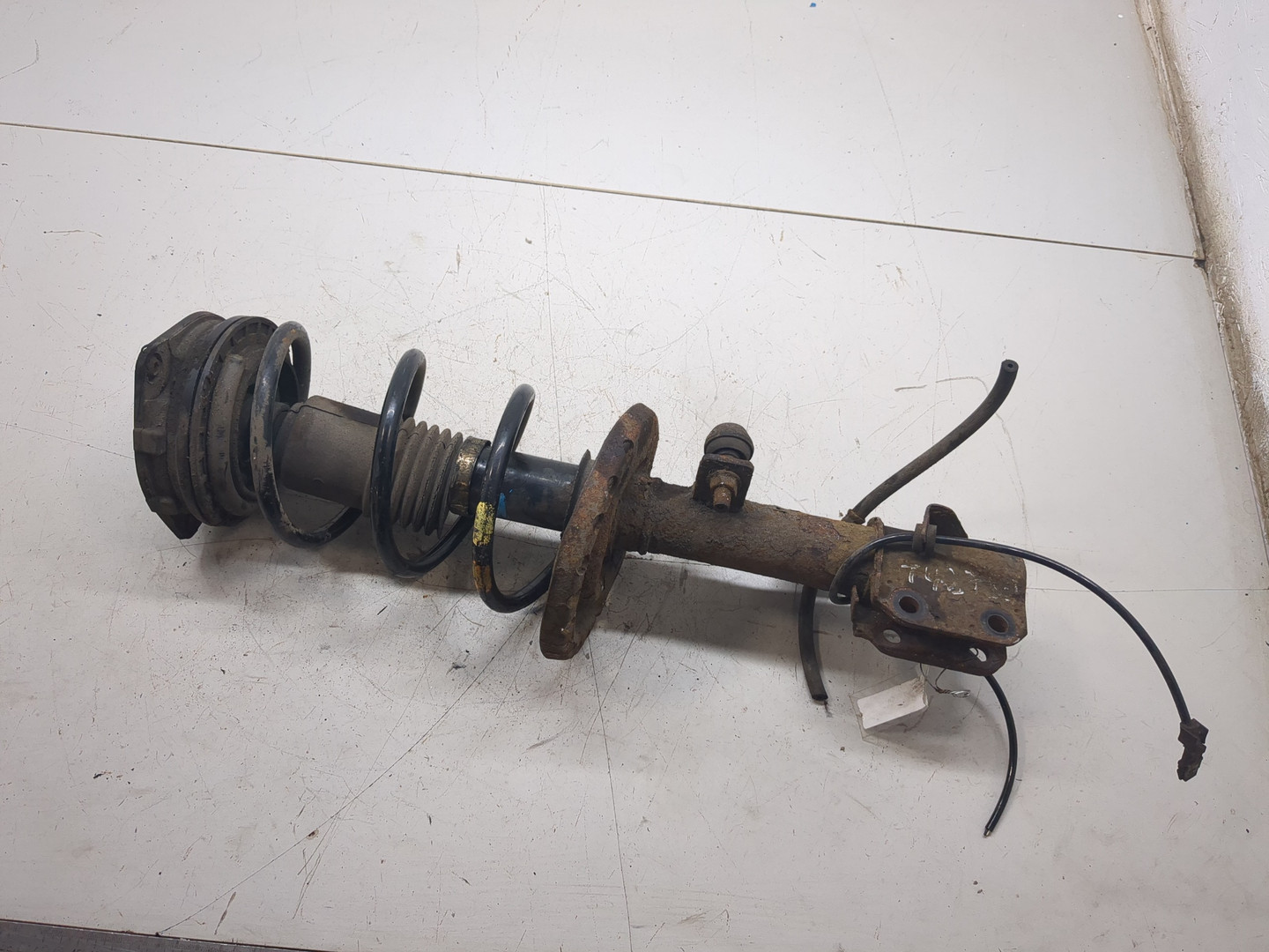 Амортизатор передний правый