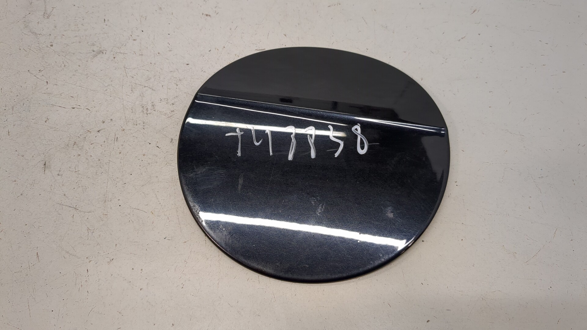 Лючок бензобака