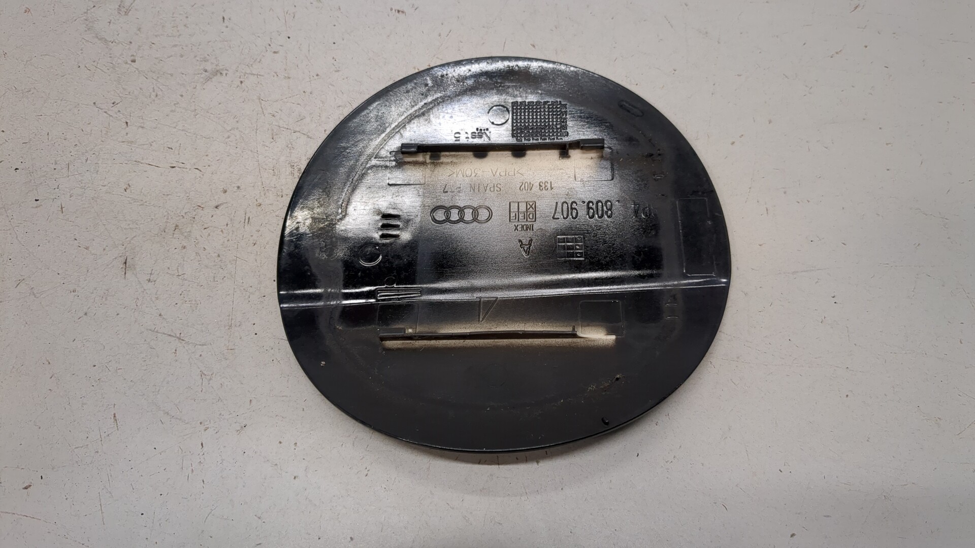 Лючок бензобака