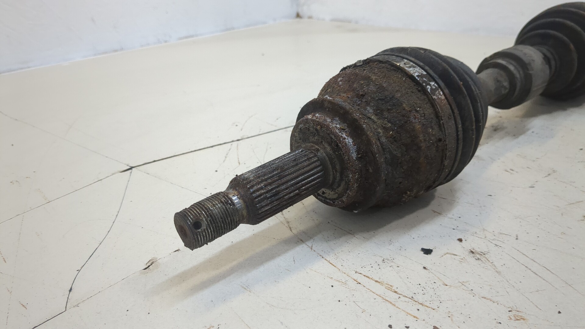 Полуось передняя левая