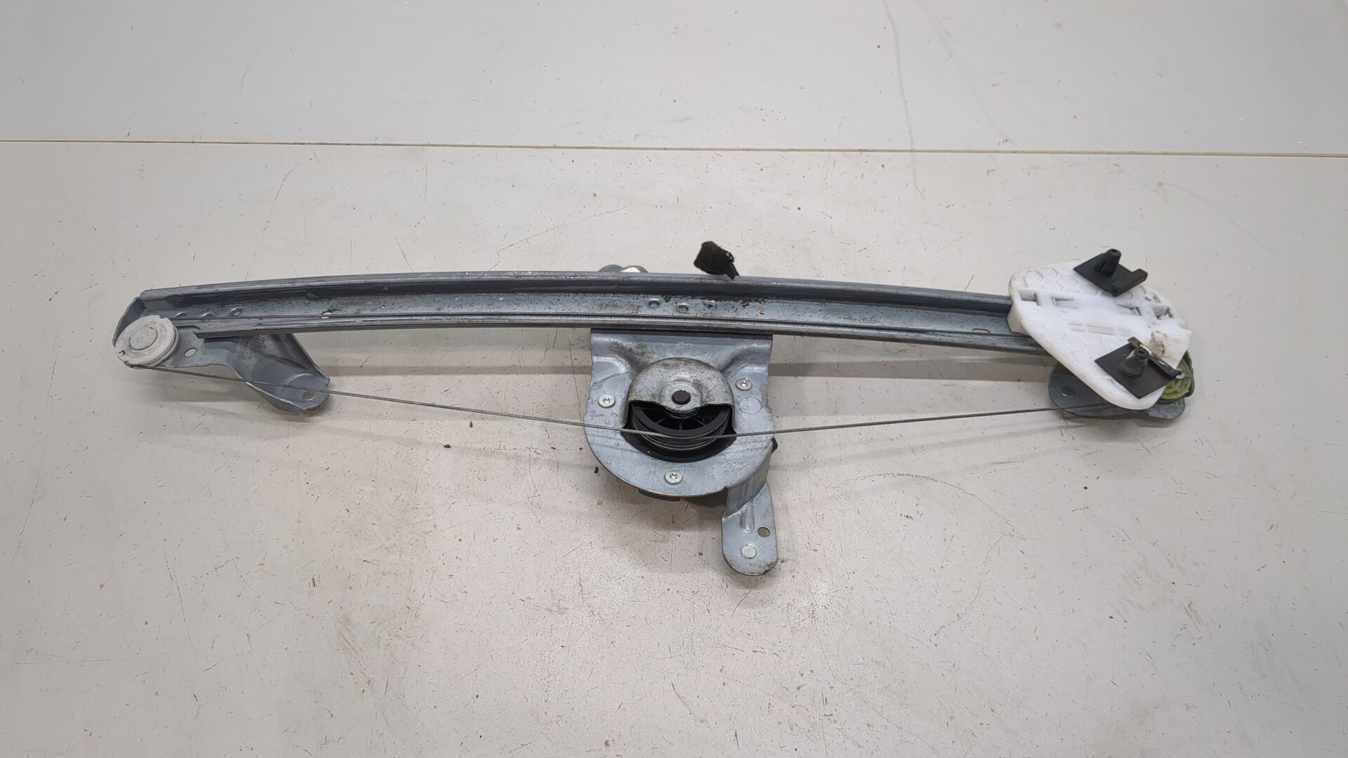 Стеклоподъемник электр. передний левый