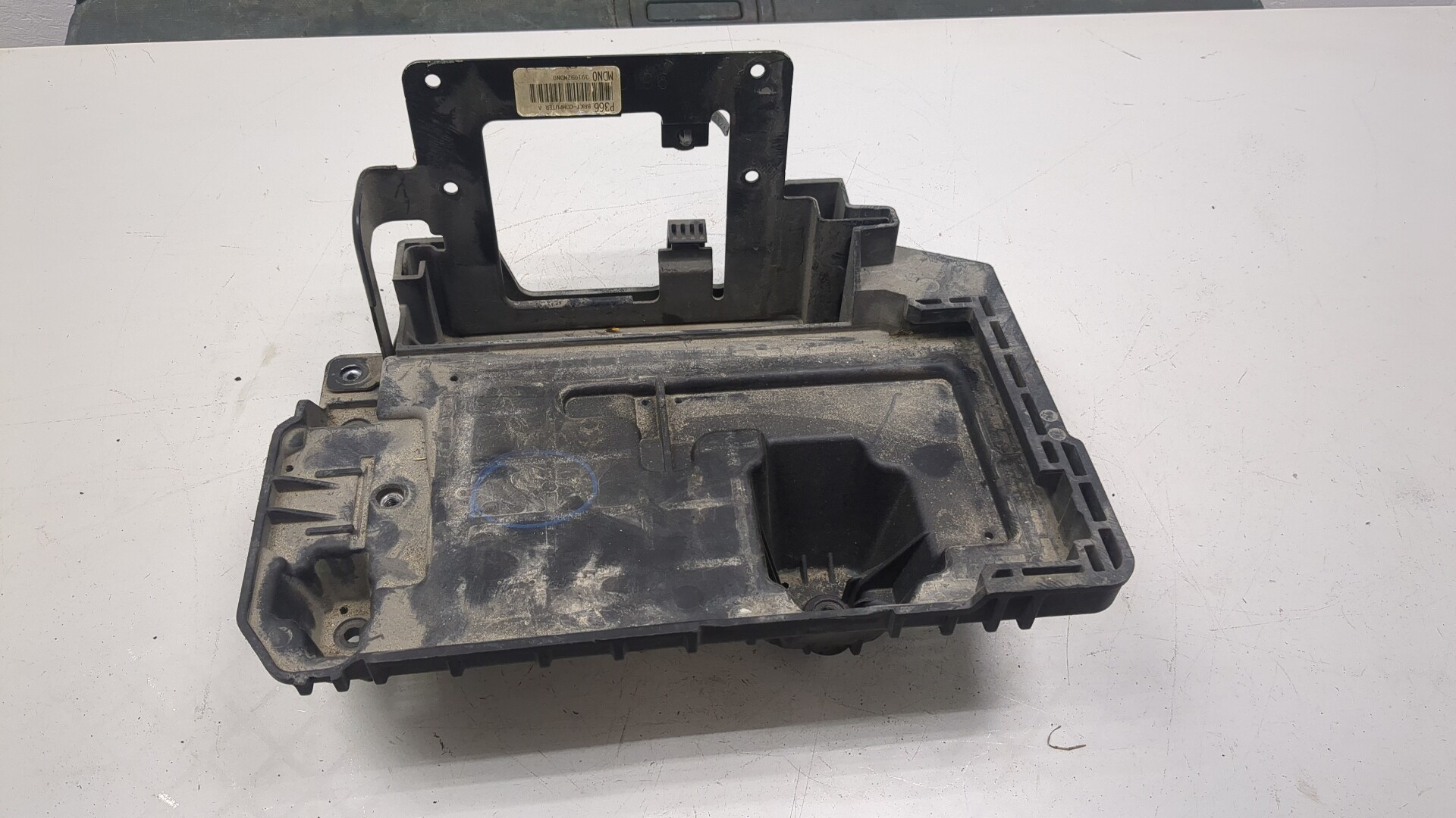 Площадка под аккумулятор (АКБ)