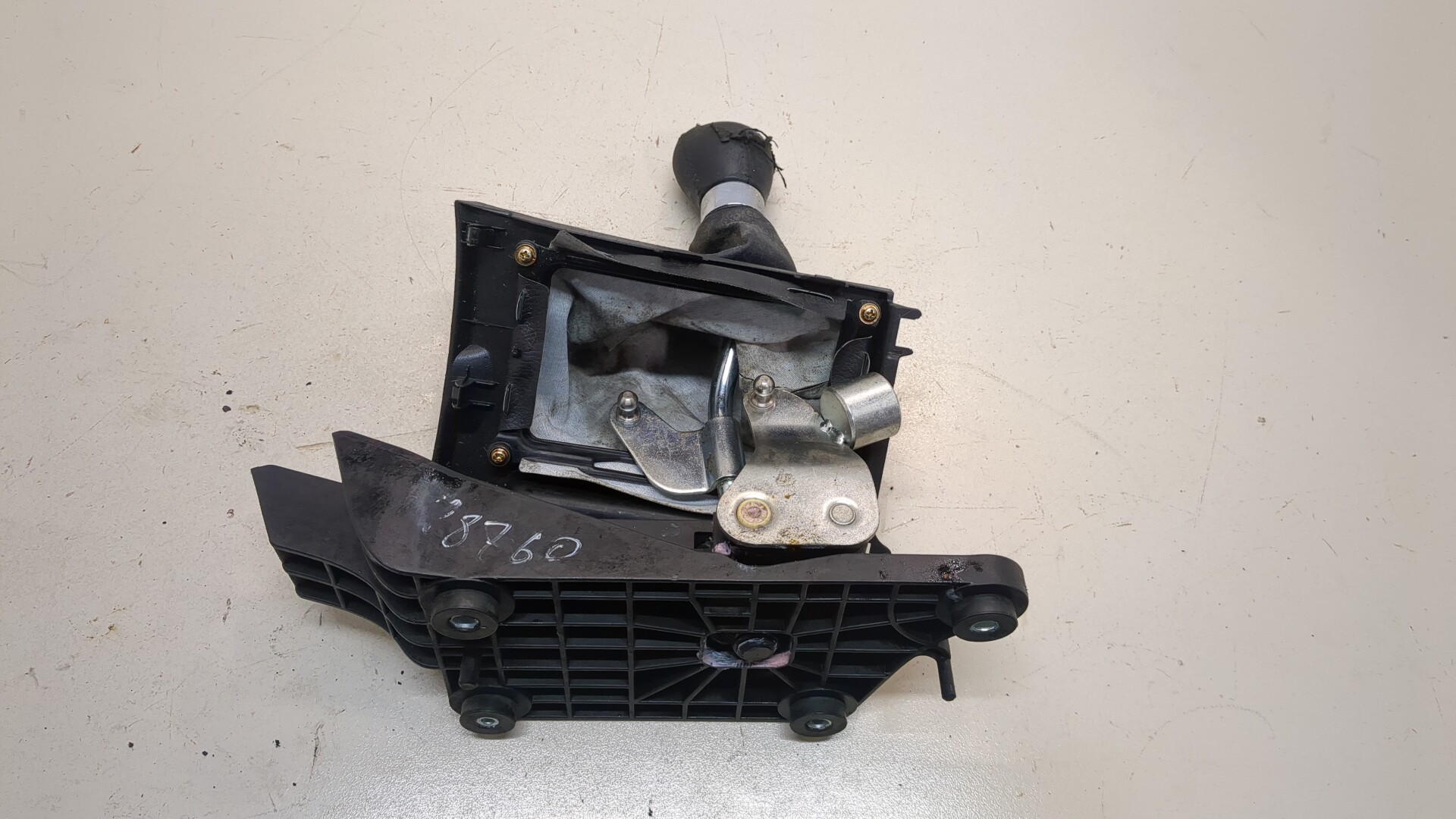 Кулиса МКПП / АКПП