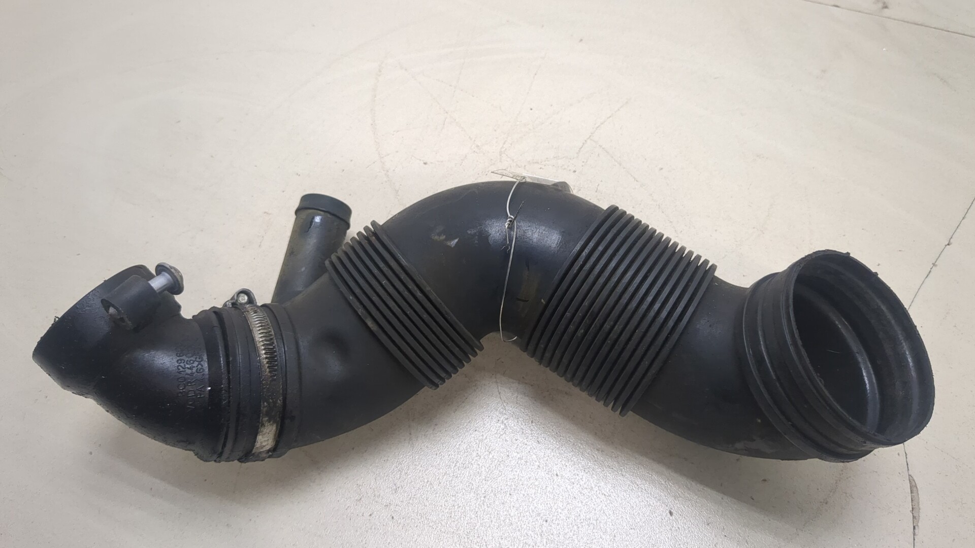 Патрубок воздушного фильтра