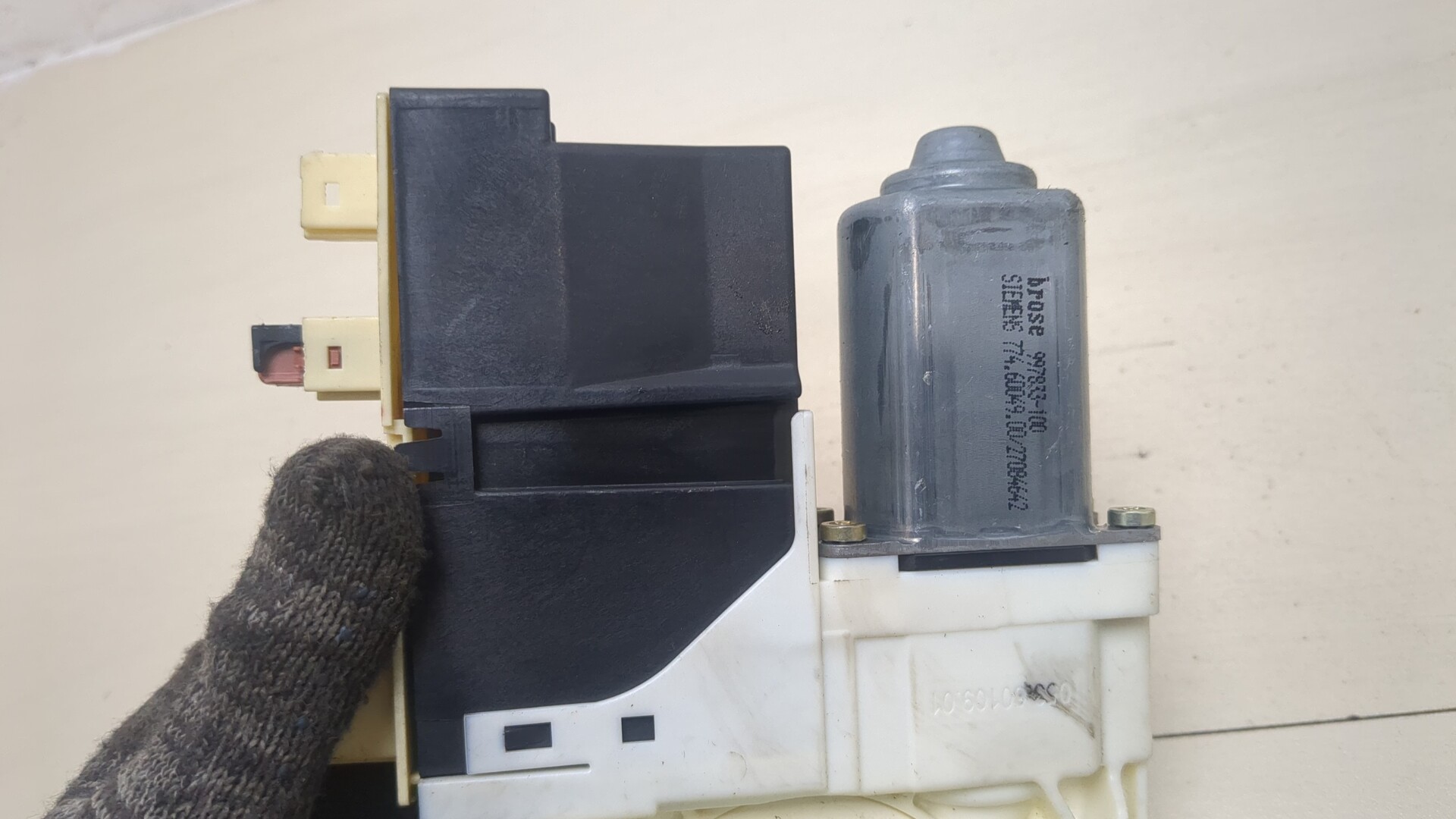 Стеклоподъемник электр. передний левый