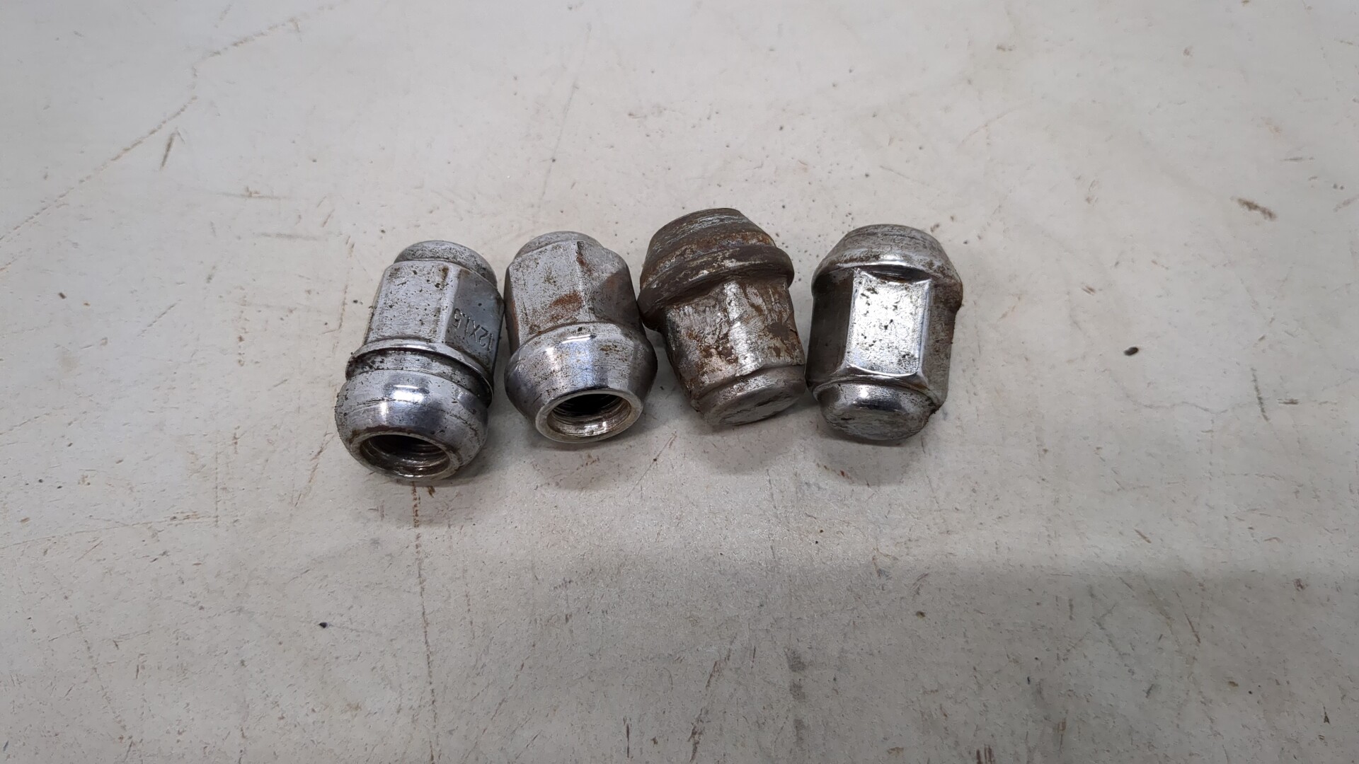 Гайка колеса