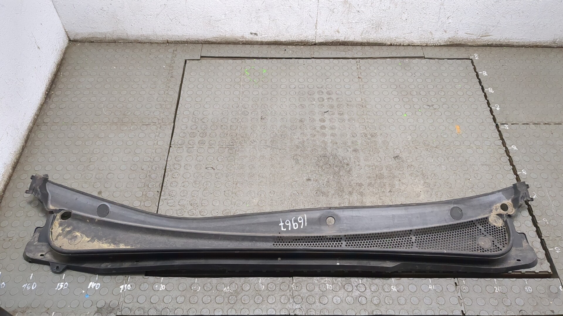 Решетка стеклоочистителей (Жабо)