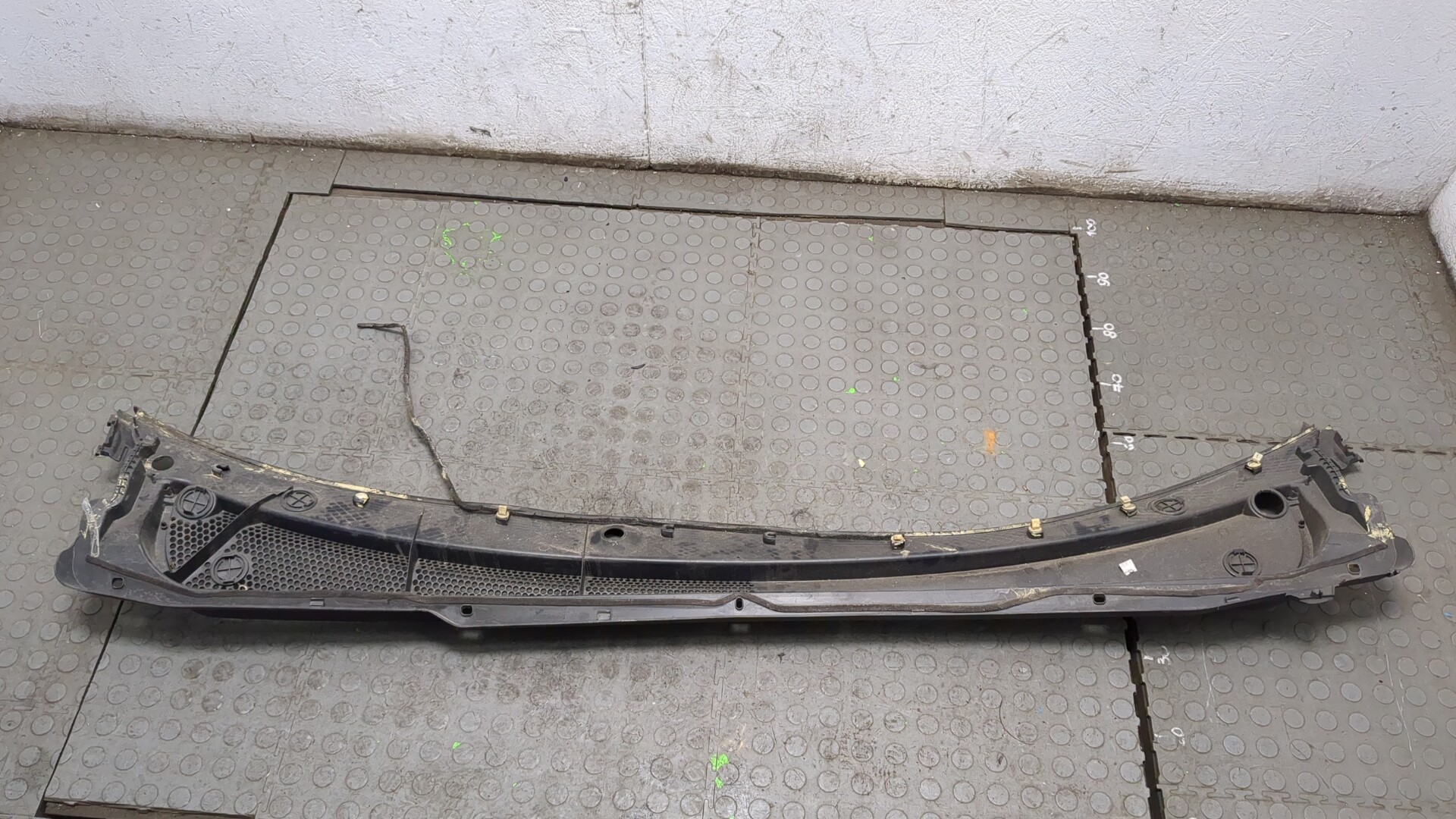 Решетка стеклоочистителей (Жабо)