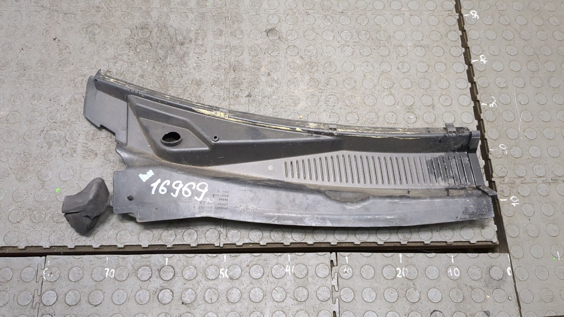 Решетка стеклоочистителей (Жабо)