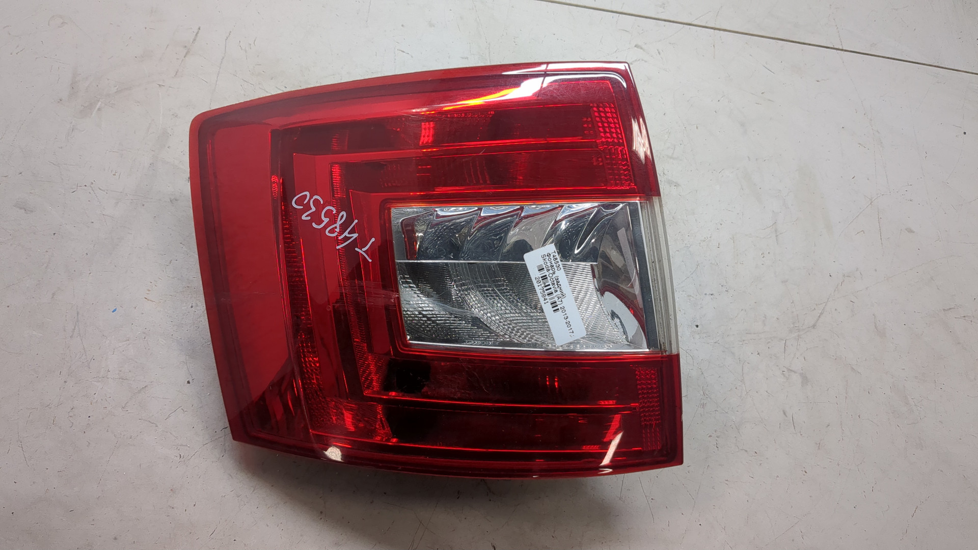 Фонарь задний левый