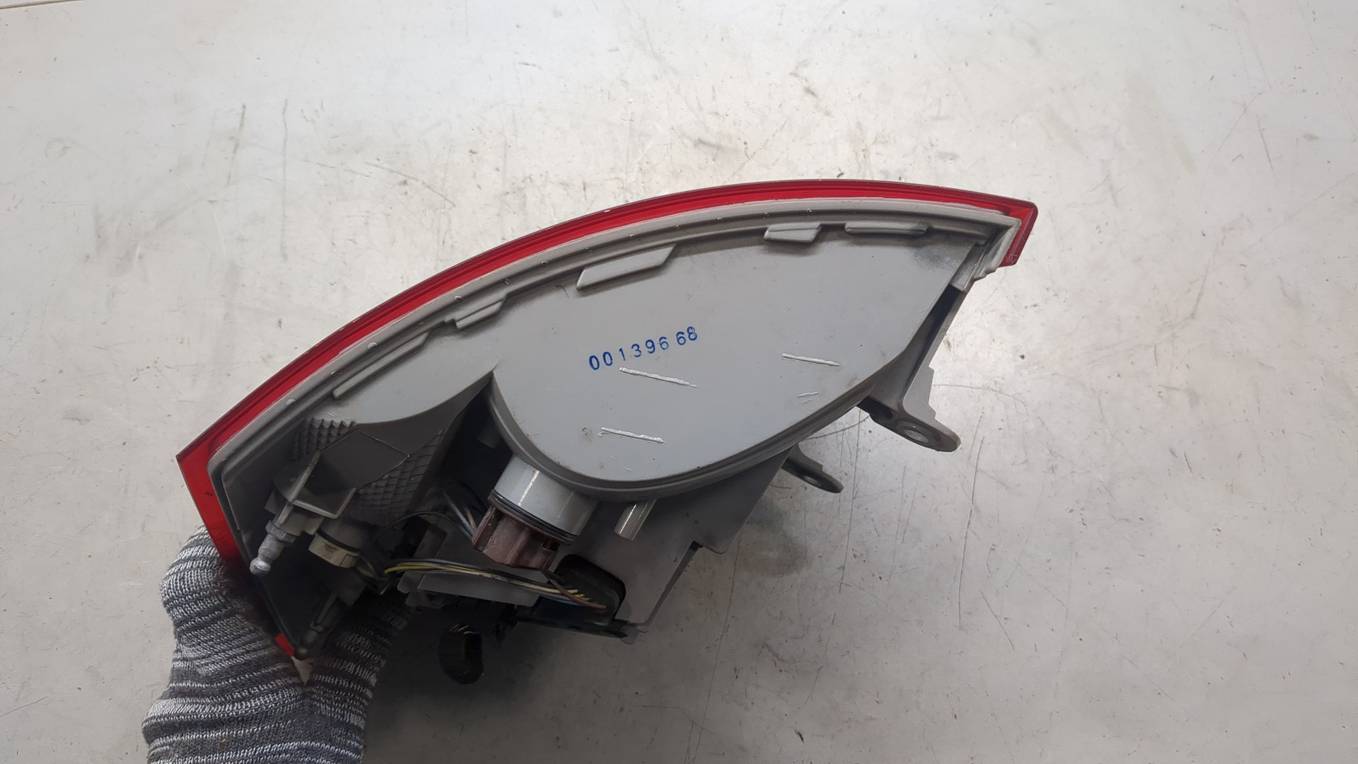 Фонарь задний левый