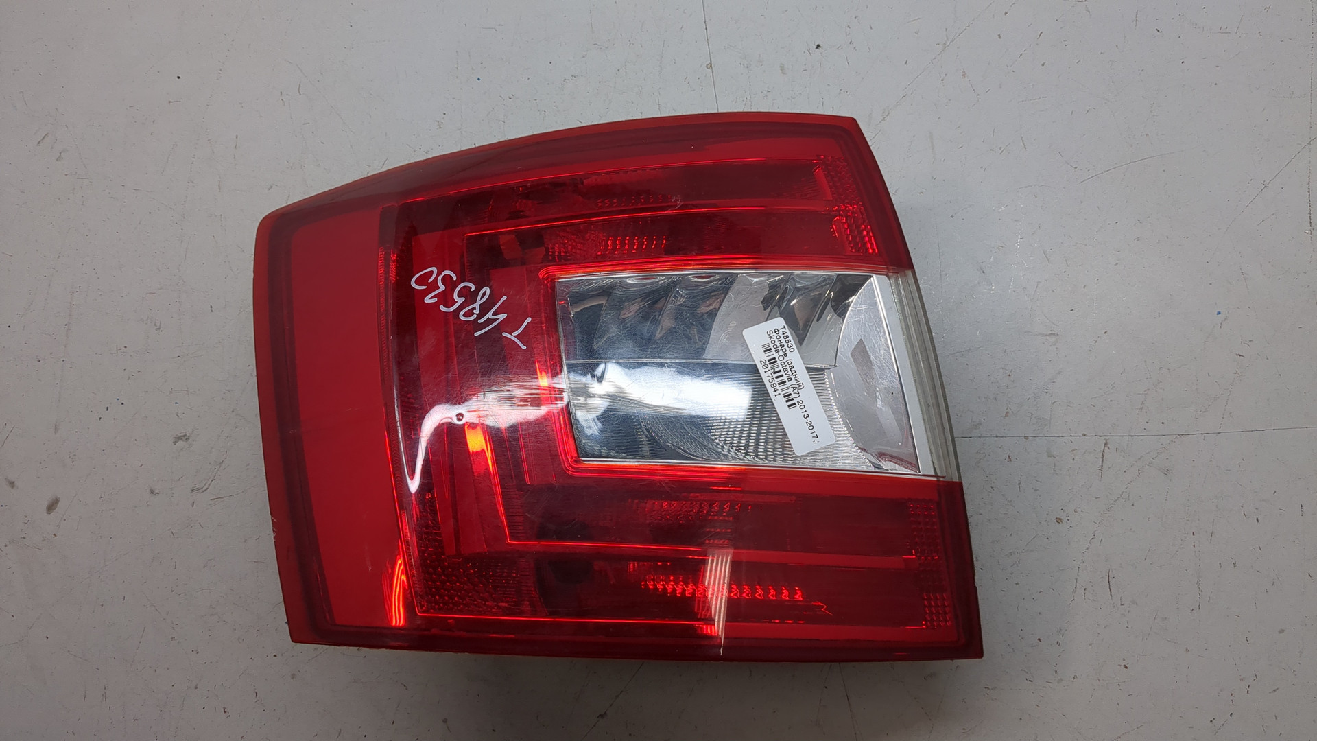 Фонарь задний левый