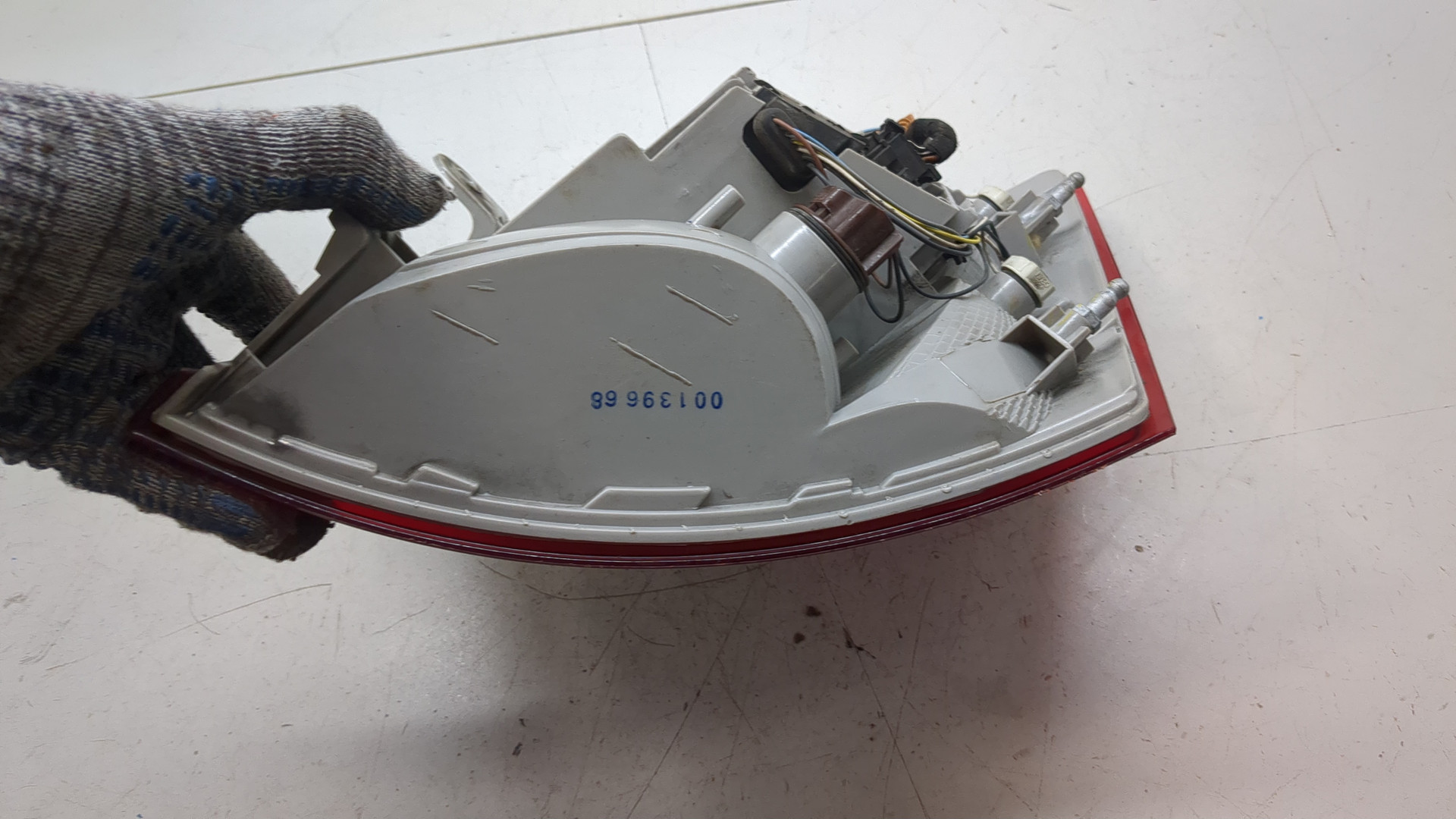 Фонарь задний левый