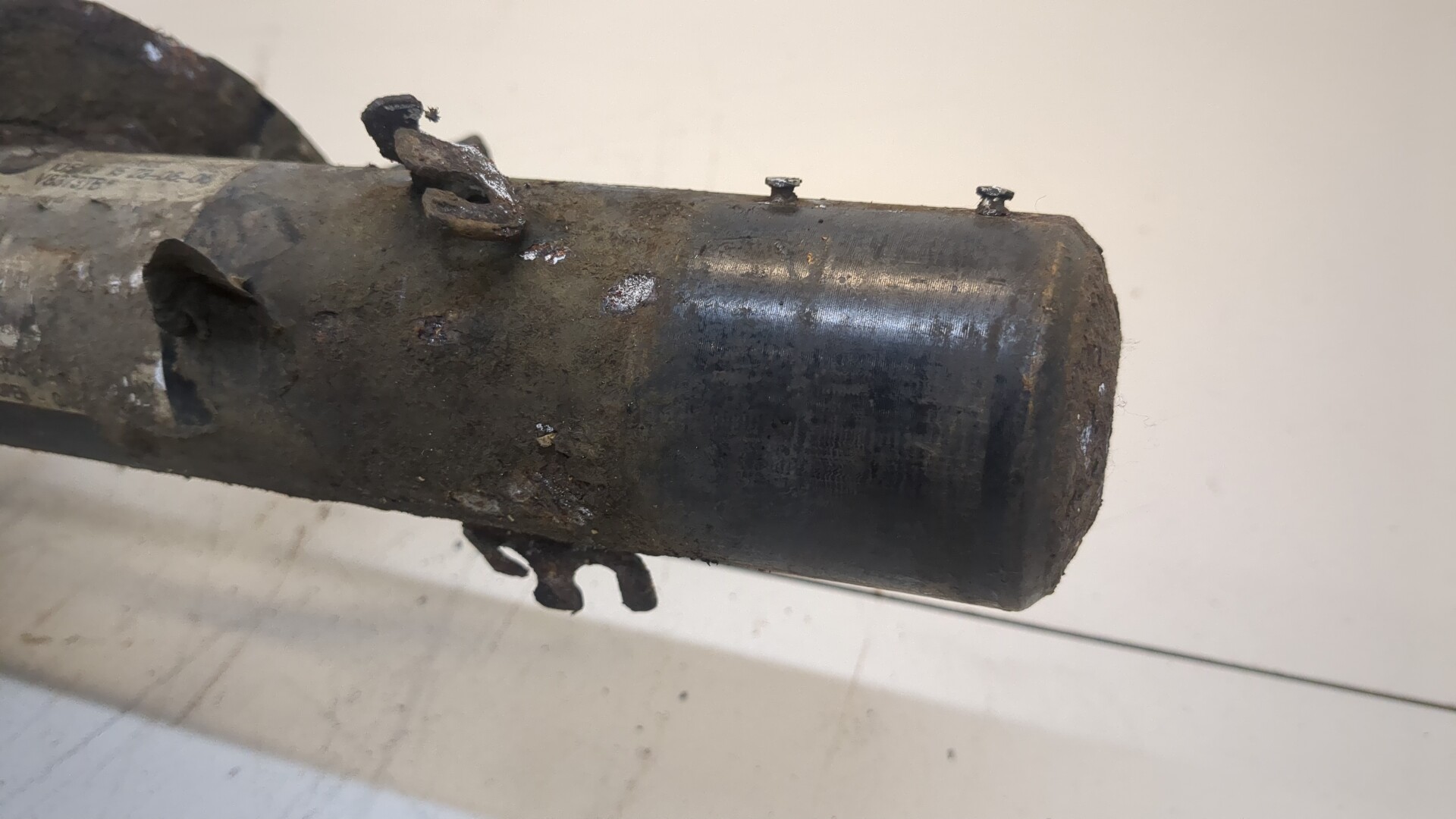 Амортизатор передний правый