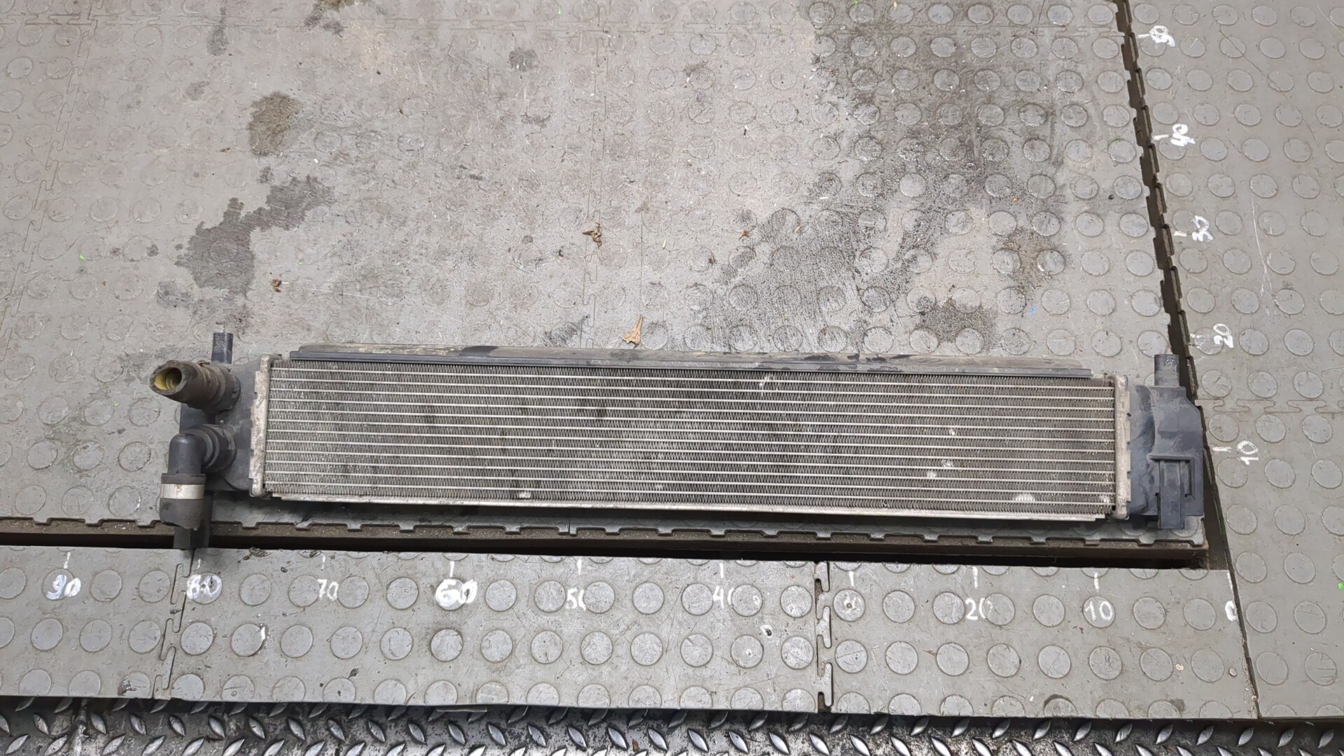 Радиатор охлаждения двигателя основной