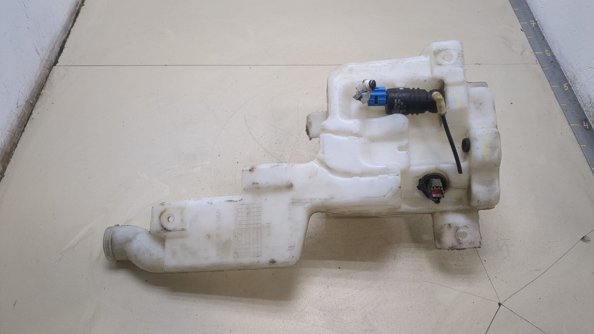 Бачок омывателя лобового стекла