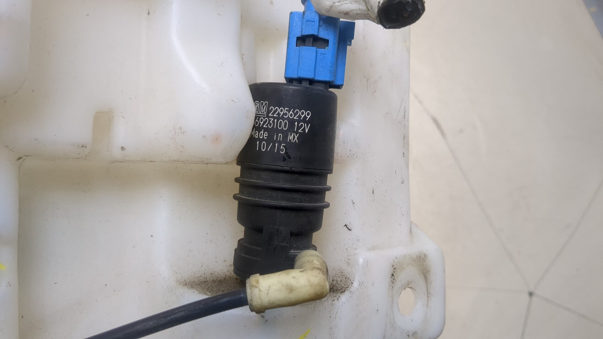 Бачок омывателя лобового стекла