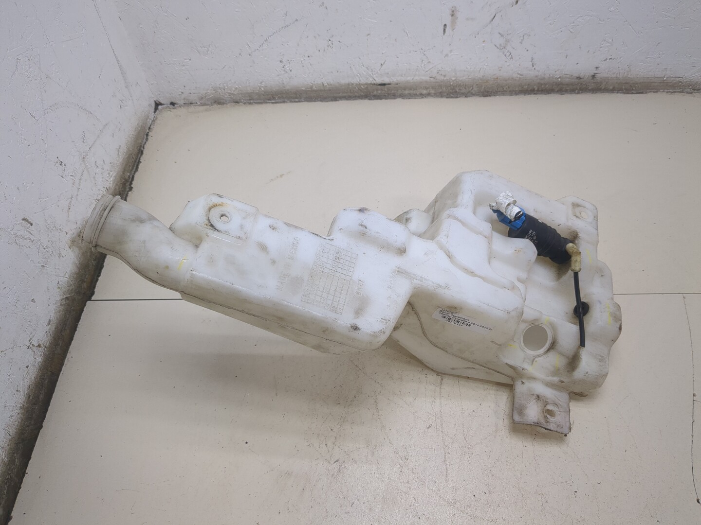 Бачок омывателя лобового стекла