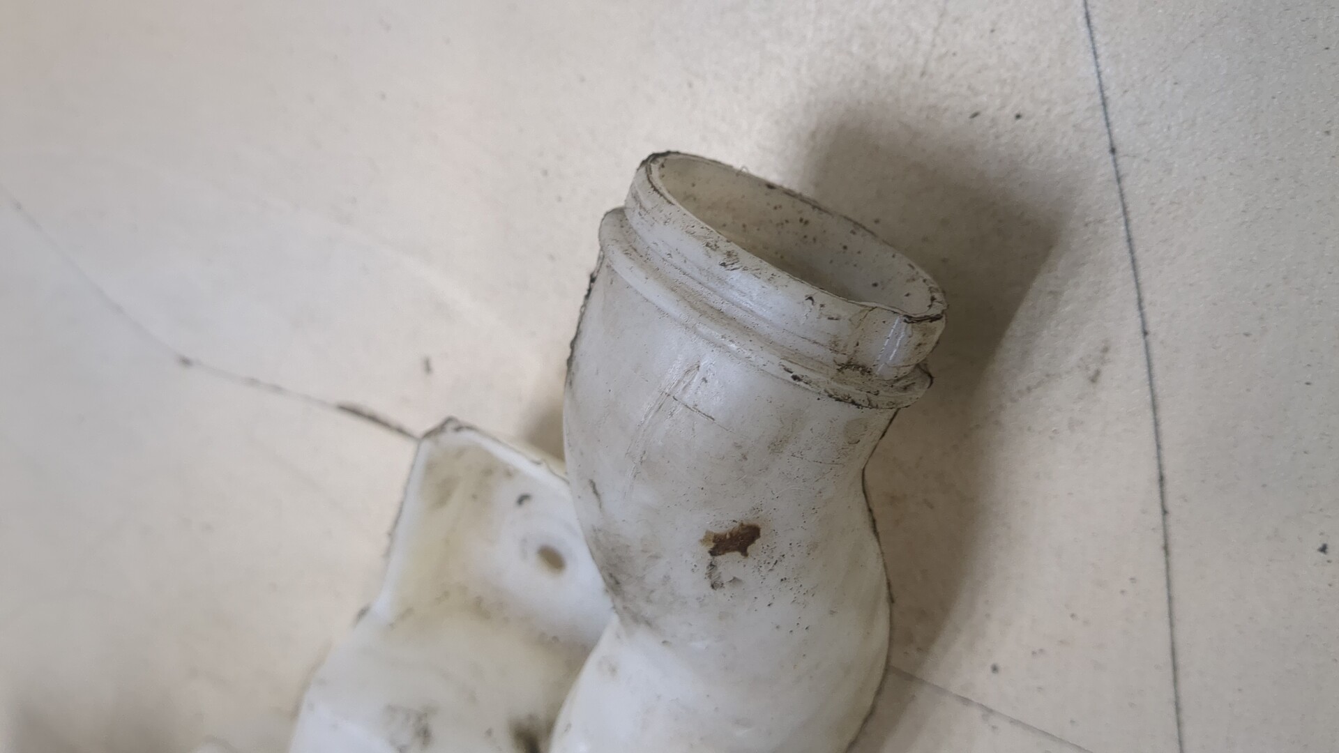 Бачок омывателя лобового стекла