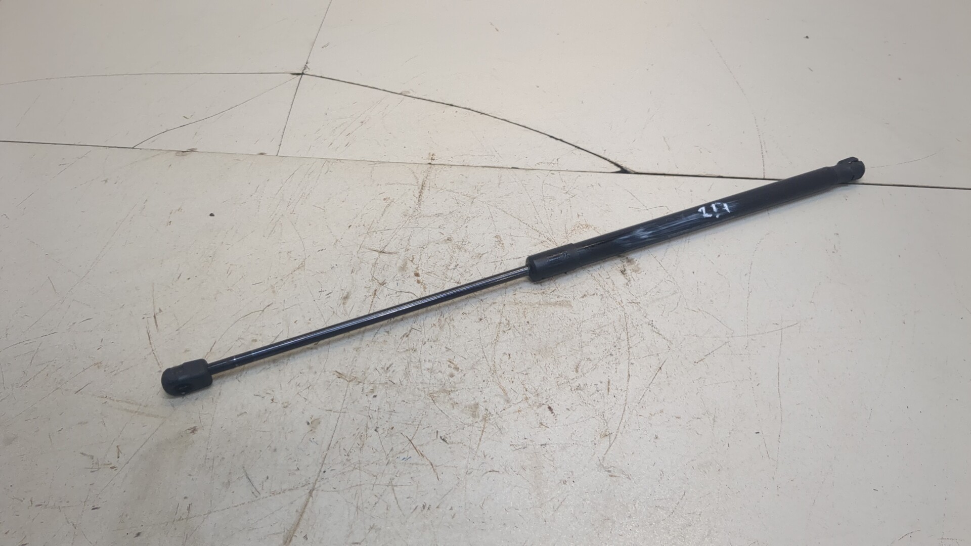 Амортизатор капота