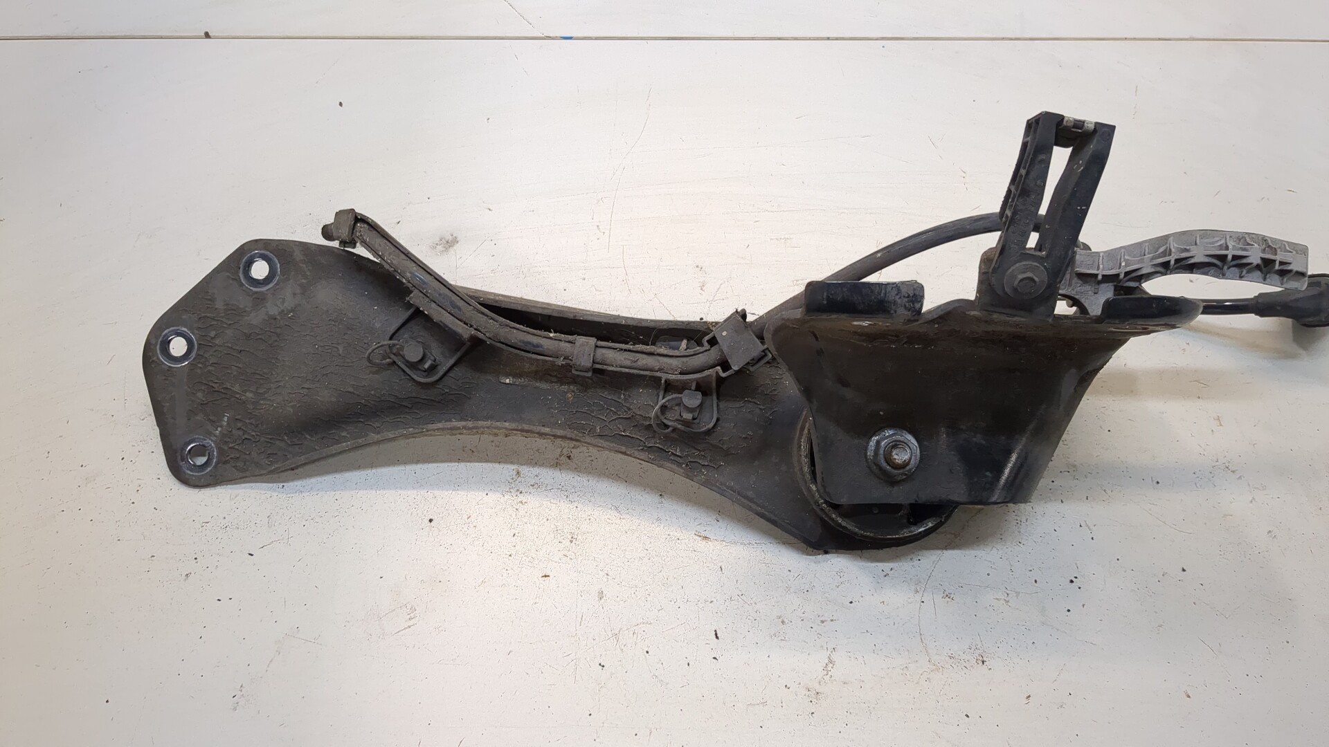 Рычаг задний правый