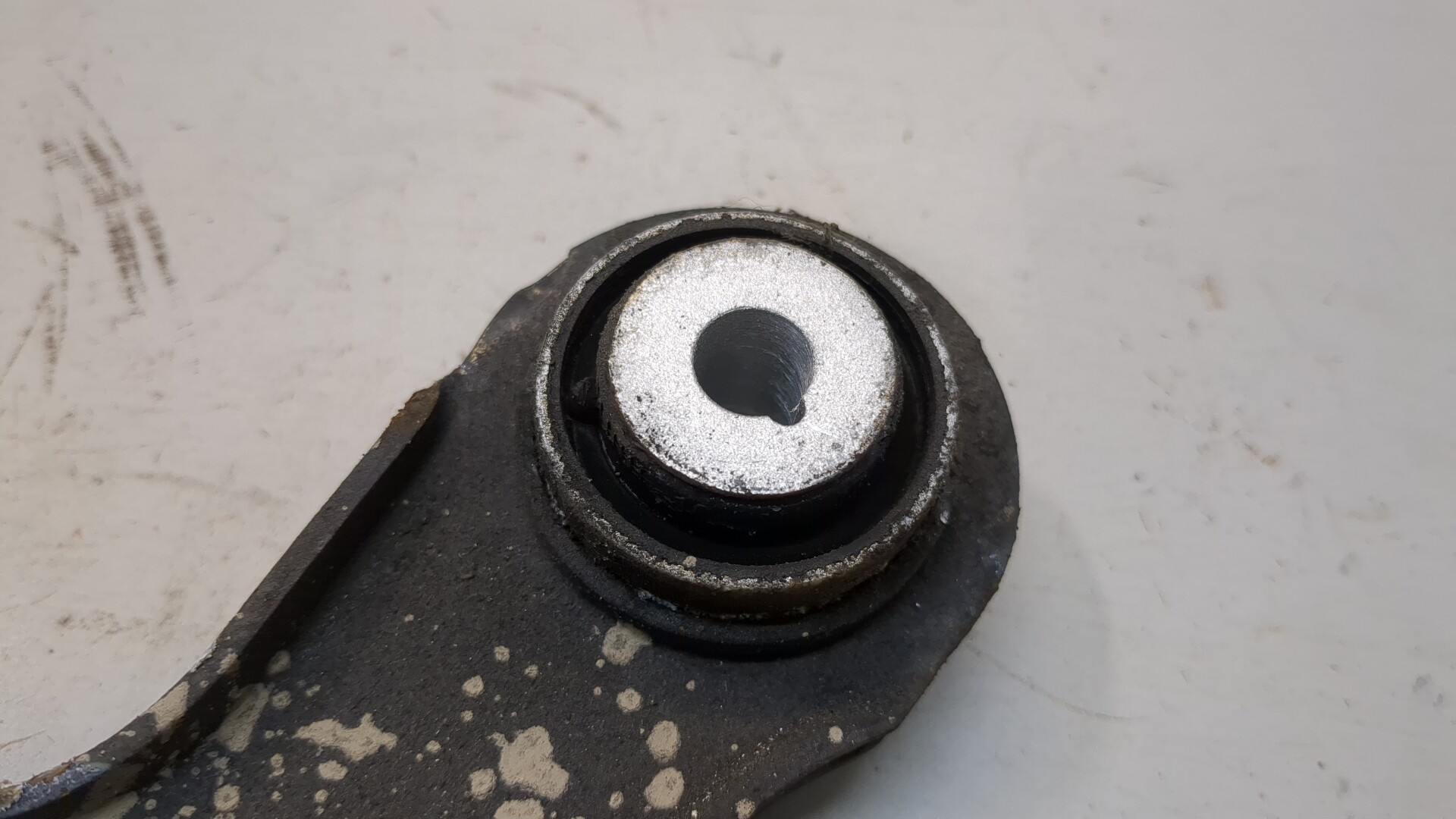 Рычаг задний