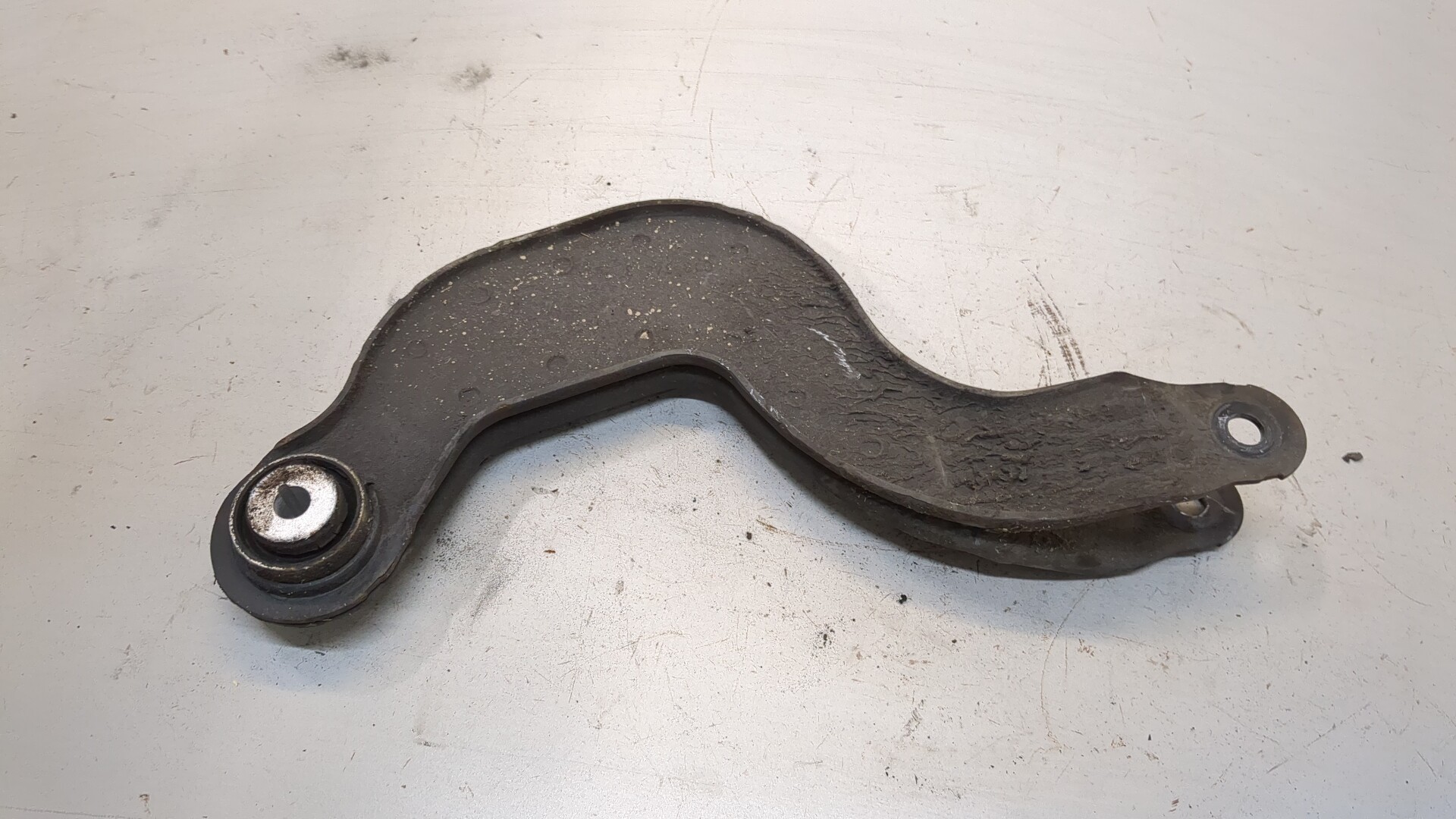 Рычаг задний