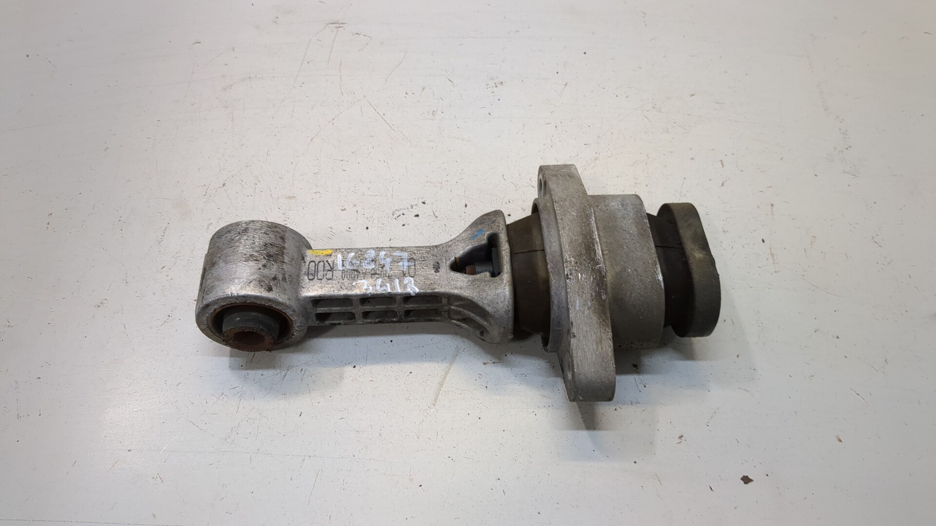 Опора двигателя