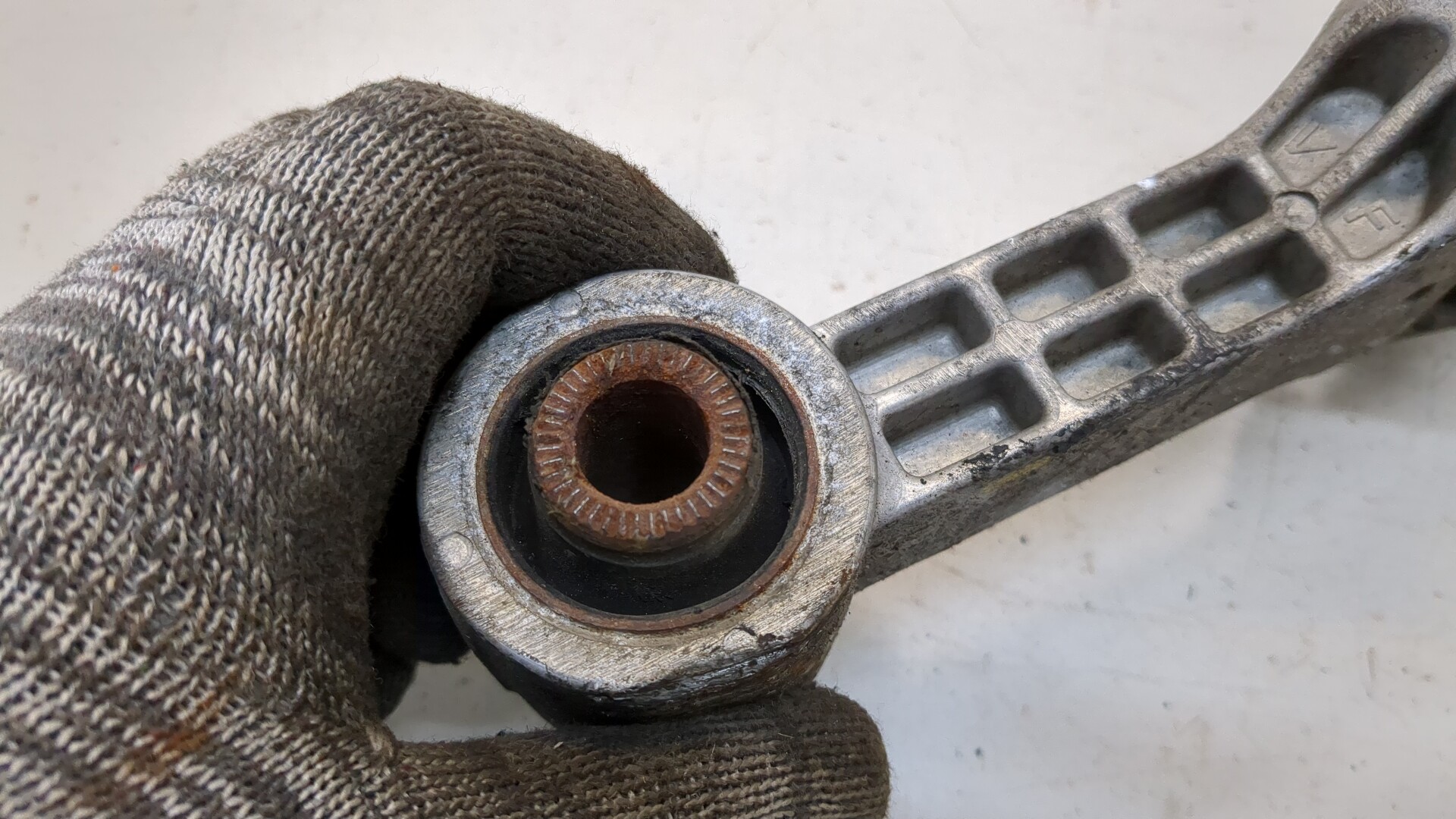 Опора двигателя