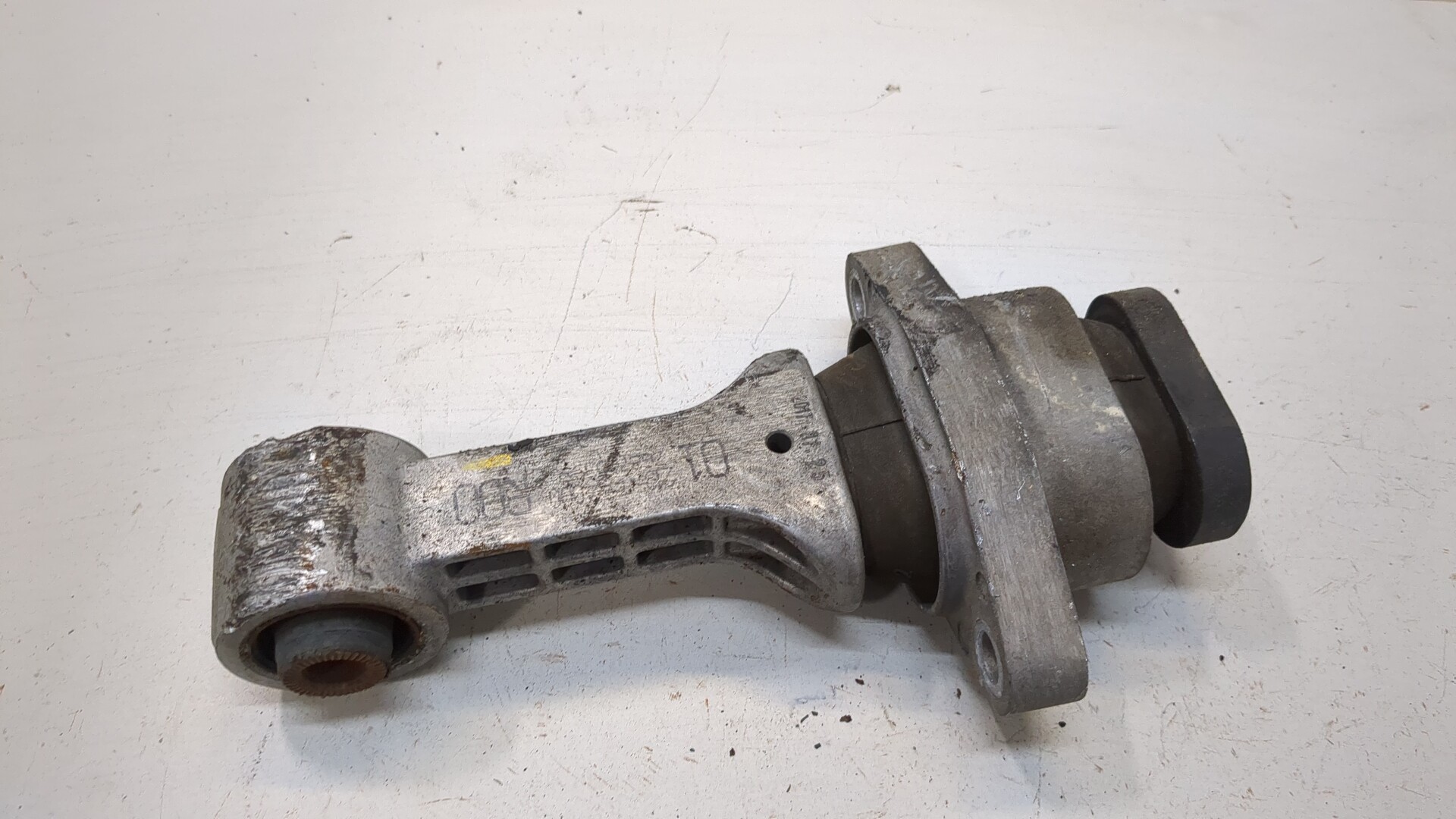 Опора двигателя