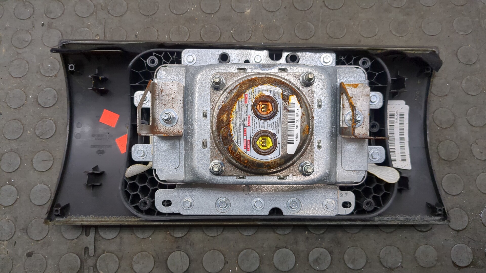 Подушка безопасности пассажирская (в торпедо)